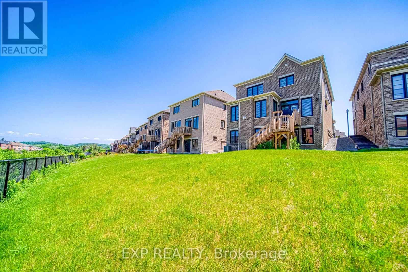 42 Meadow Vista Crescent, East Gwillimbury, Ontario  L9N 0T4 - Photo 37 - N12464533