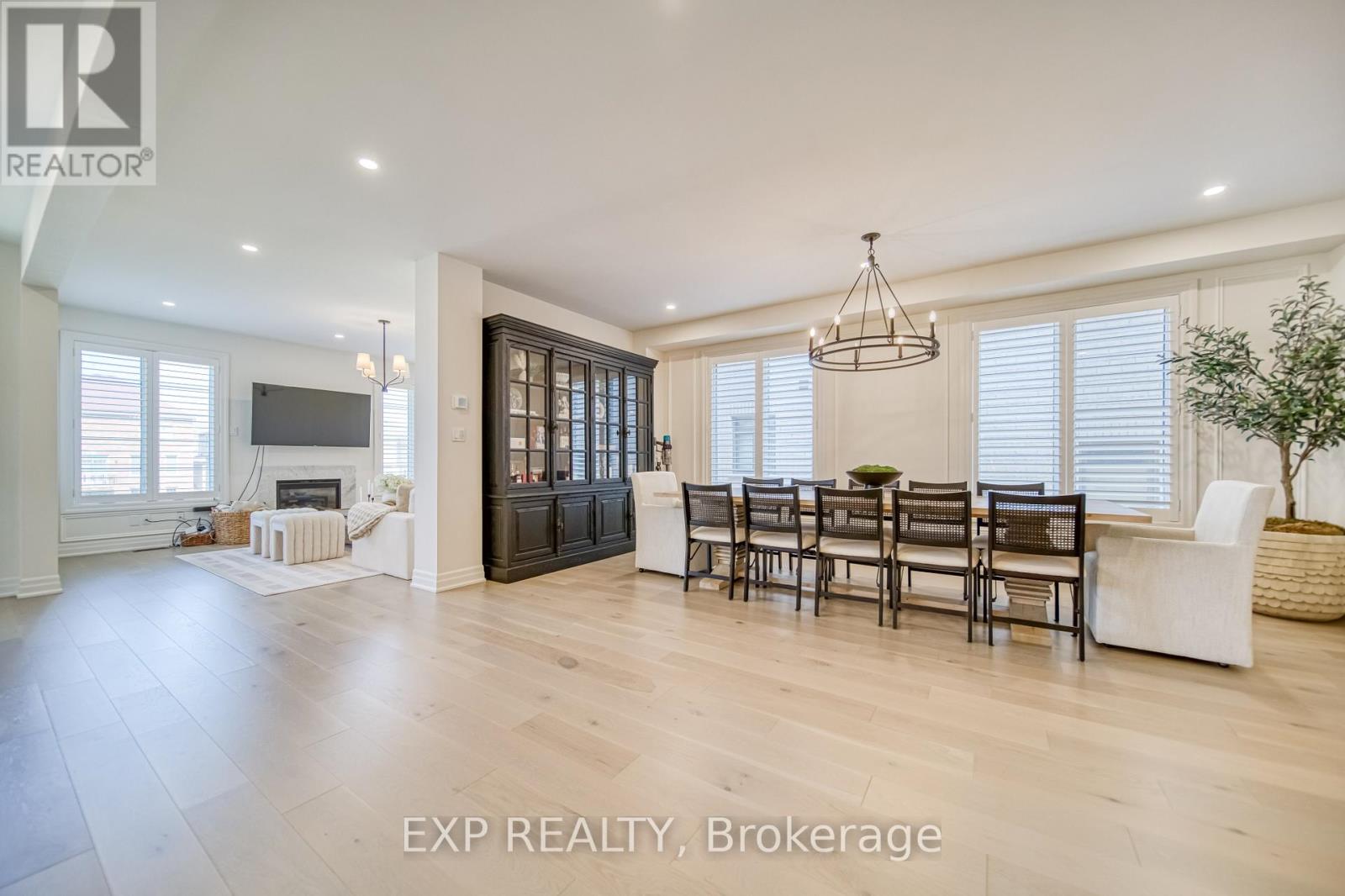 42 Meadow Vista Crescent, East Gwillimbury, Ontario  L9N 0T4 - Photo 6 - N12464533