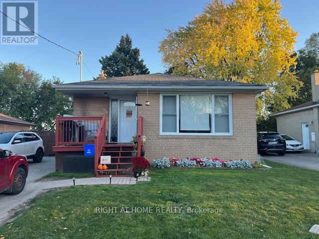 236 Silverbirch Drive, Newmarket, Ontario  L3Y 2Z5 - Photo 2 - N12464588