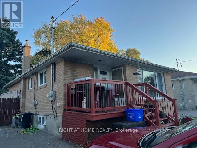 236 Silverbirch Drive, Newmarket, Ontario  L3Y 2Z5 - Photo 3 - N12464588