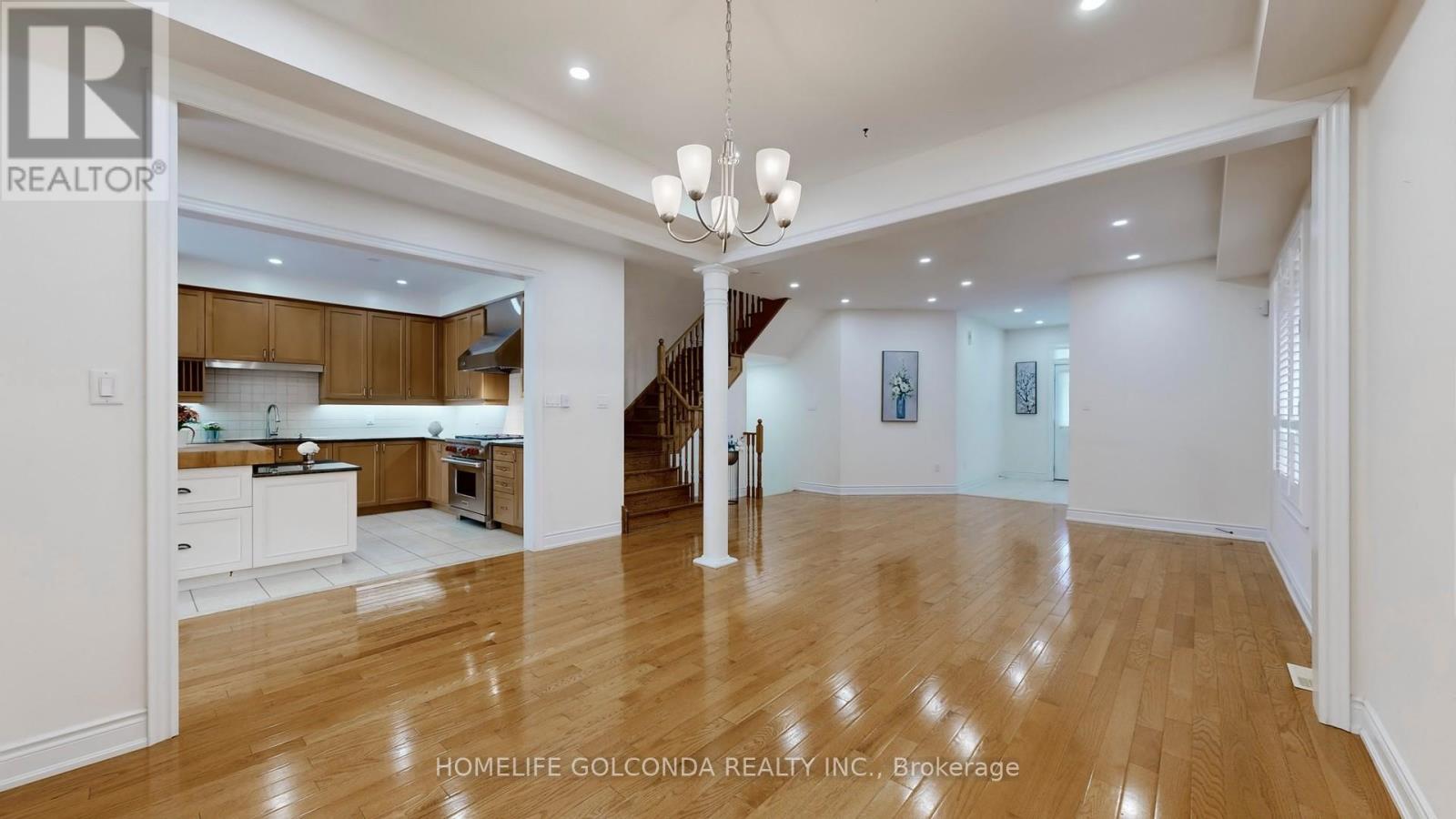 146 Sandringham Drive, Barrie, Ontario  L4M 0C9 - Photo 4 - S12464599