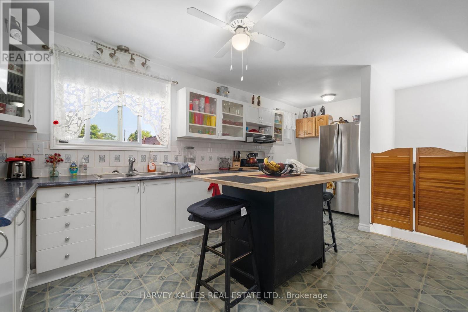 17 Kleinsteuber Park Road, Prince Edward County (Hallowell Ward), Ontario  K0K 2T0 - Photo 10 - X12464617