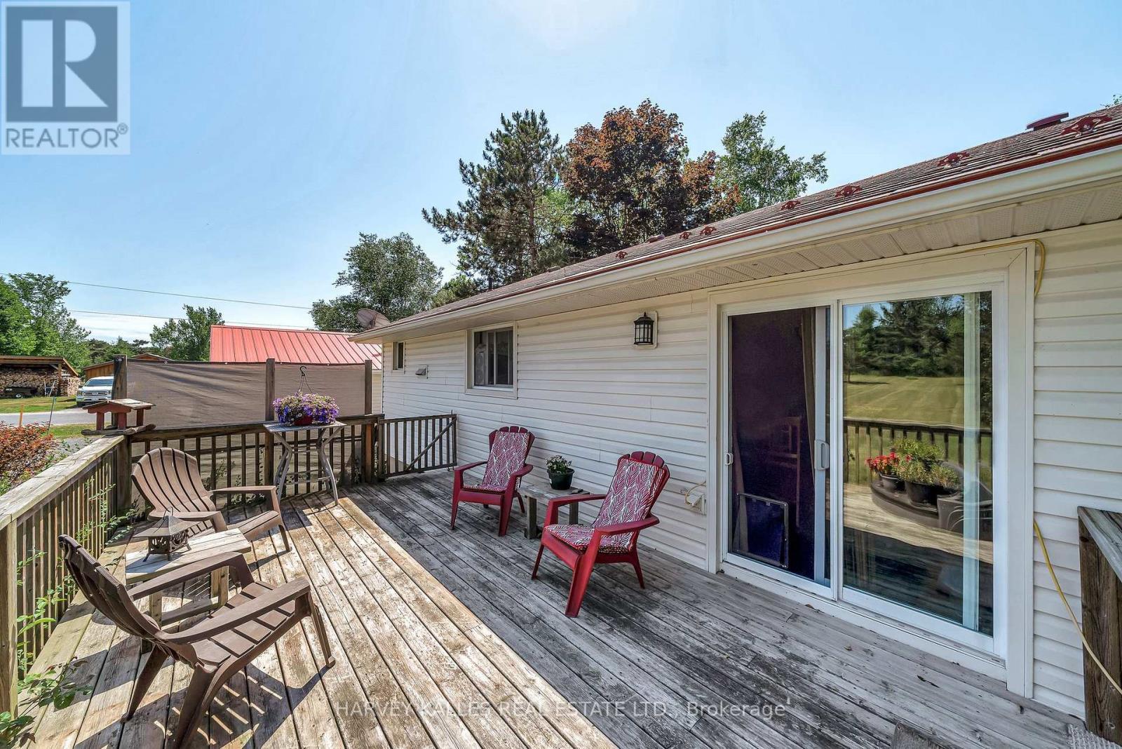 17 Kleinsteuber Park Road, Prince Edward County (Hallowell Ward), Ontario  K0K 2T0 - Photo 27 - X12464617