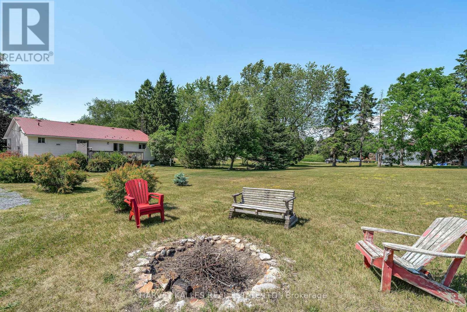 17 Kleinsteuber Park Road, Prince Edward County (Hallowell Ward), Ontario  K0K 2T0 - Photo 31 - X12464617