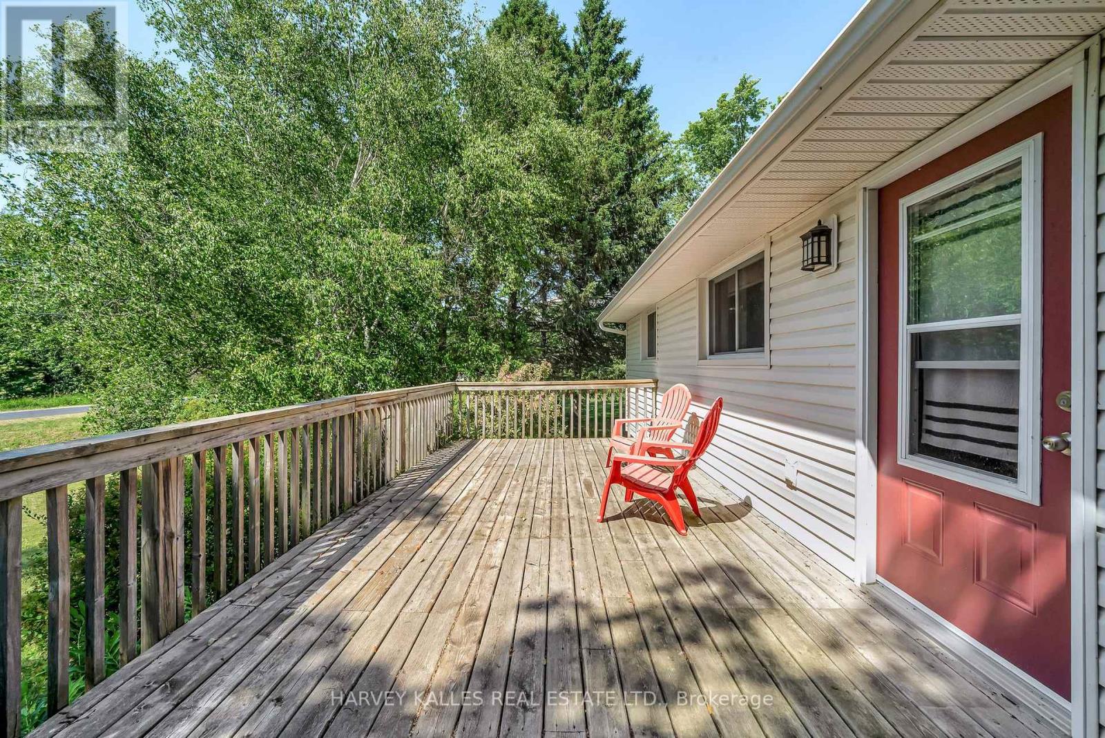 17 Kleinsteuber Park Road, Prince Edward County (Hallowell Ward), Ontario  K0K 2T0 - Photo 6 - X12464617