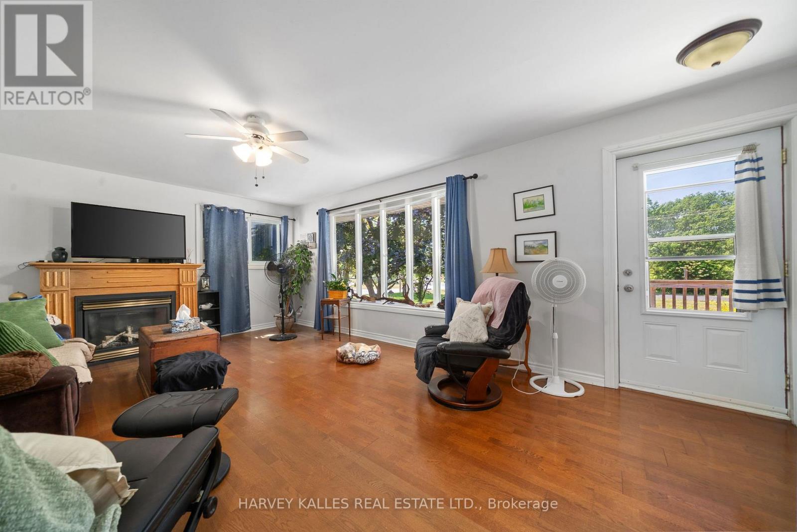 17 Kleinsteuber Park Road, Prince Edward County (Hallowell Ward), Ontario  K0K 2T0 - Photo 7 - X12464617
