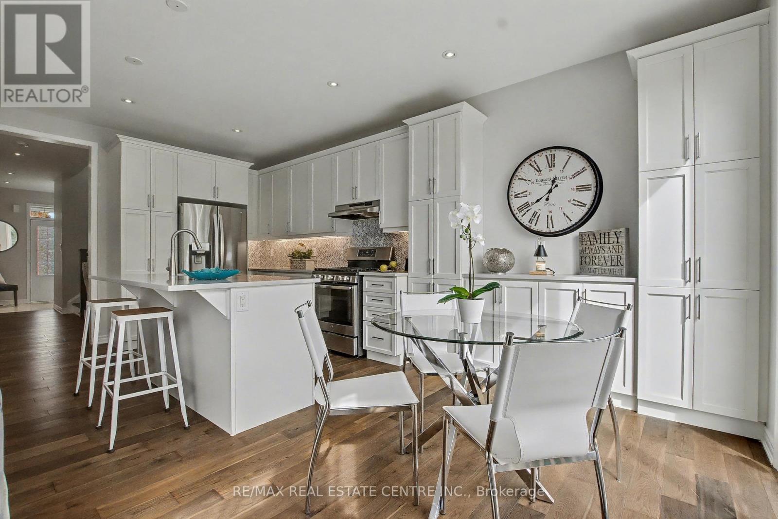 573 Juneberry Court, Milton, Ontario  L9E 1M8 - Photo 14 - W12464519