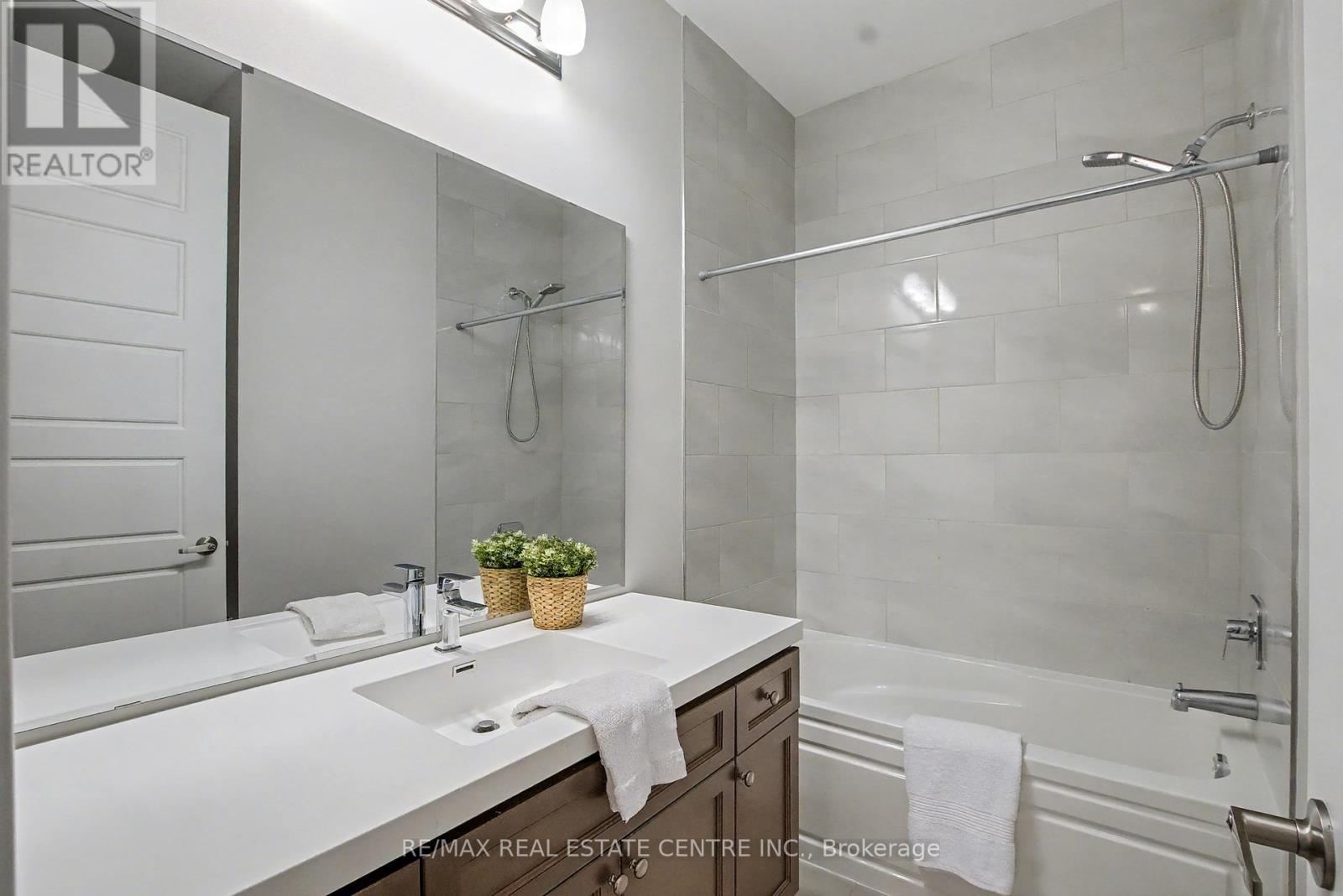 573 Juneberry Court, Milton, Ontario  L9E 1M8 - Photo 20 - W12464519