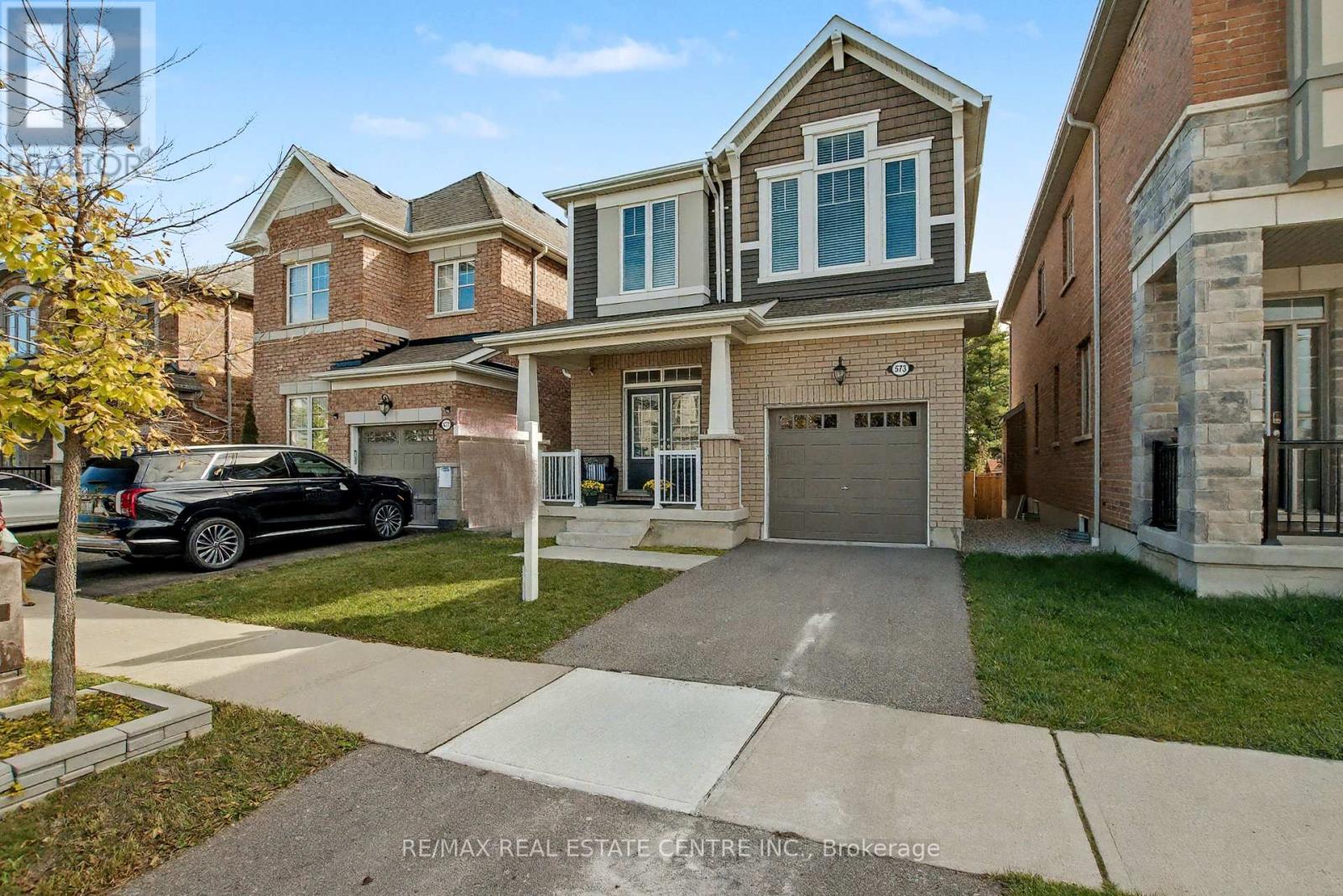 573 Juneberry Court, Milton, Ontario  L9E 1M8 - Photo 3 - W12464519
