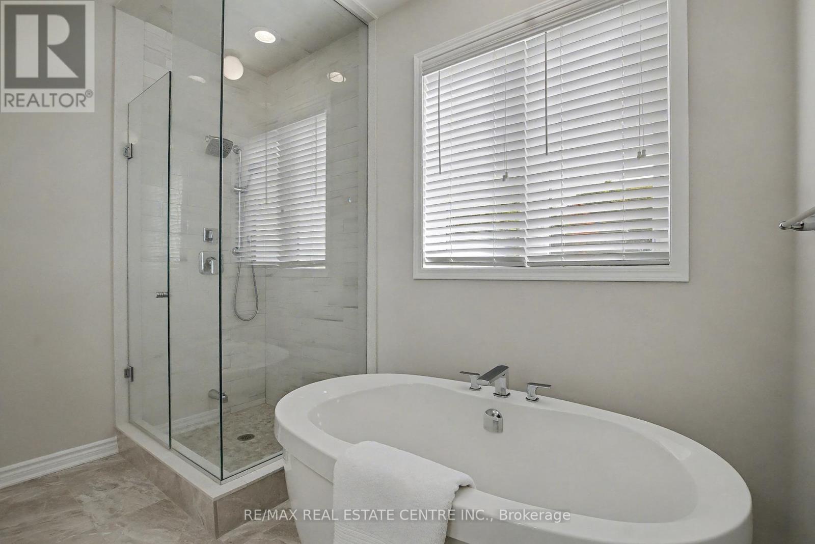573 Juneberry Court, Milton, Ontario  L9E 1M8 - Photo 33 - W12464519