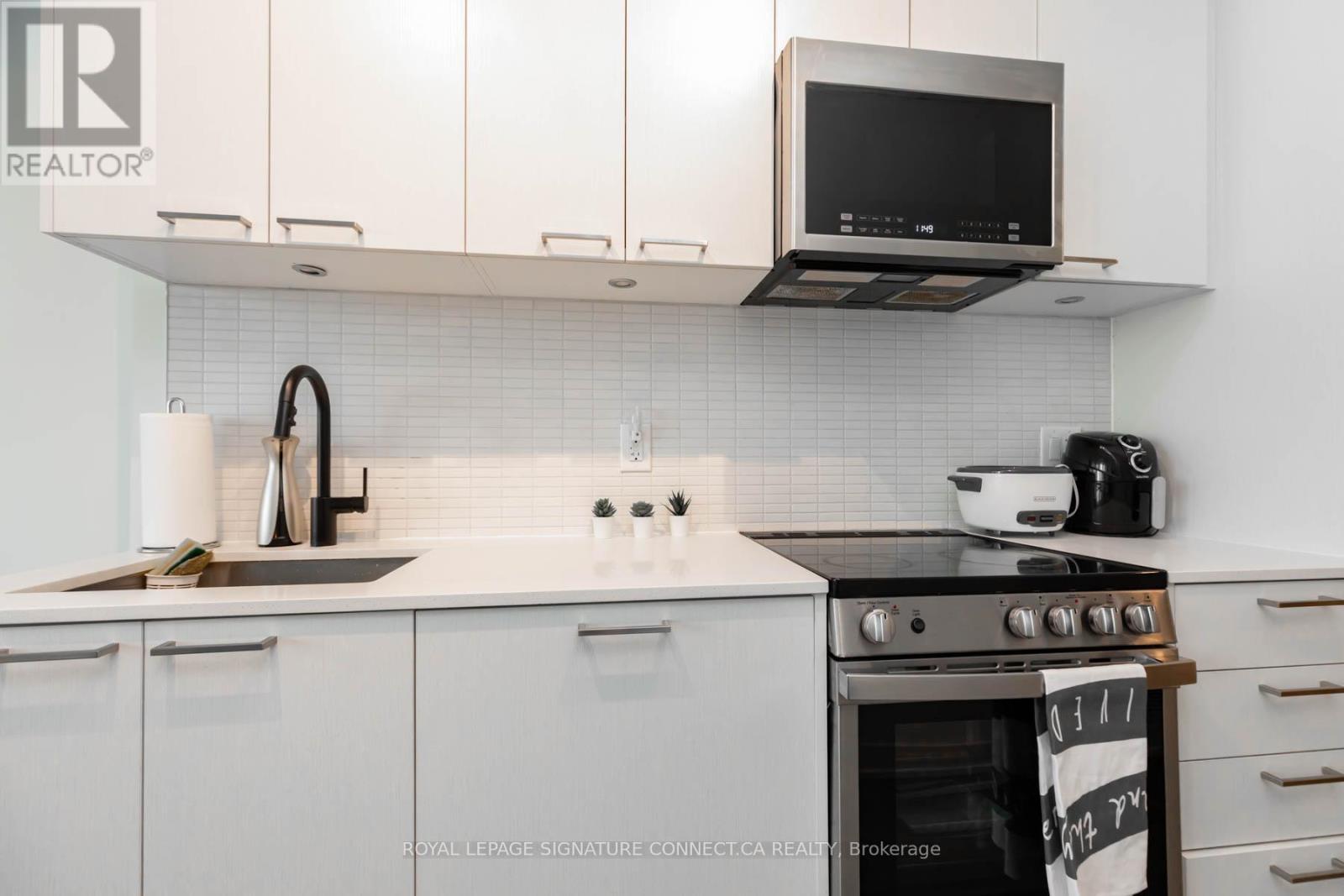 219 - 1808 St Clair Avenue W, Toronto, Ontario  M6N 1J5 - Photo 19 - W12464531
