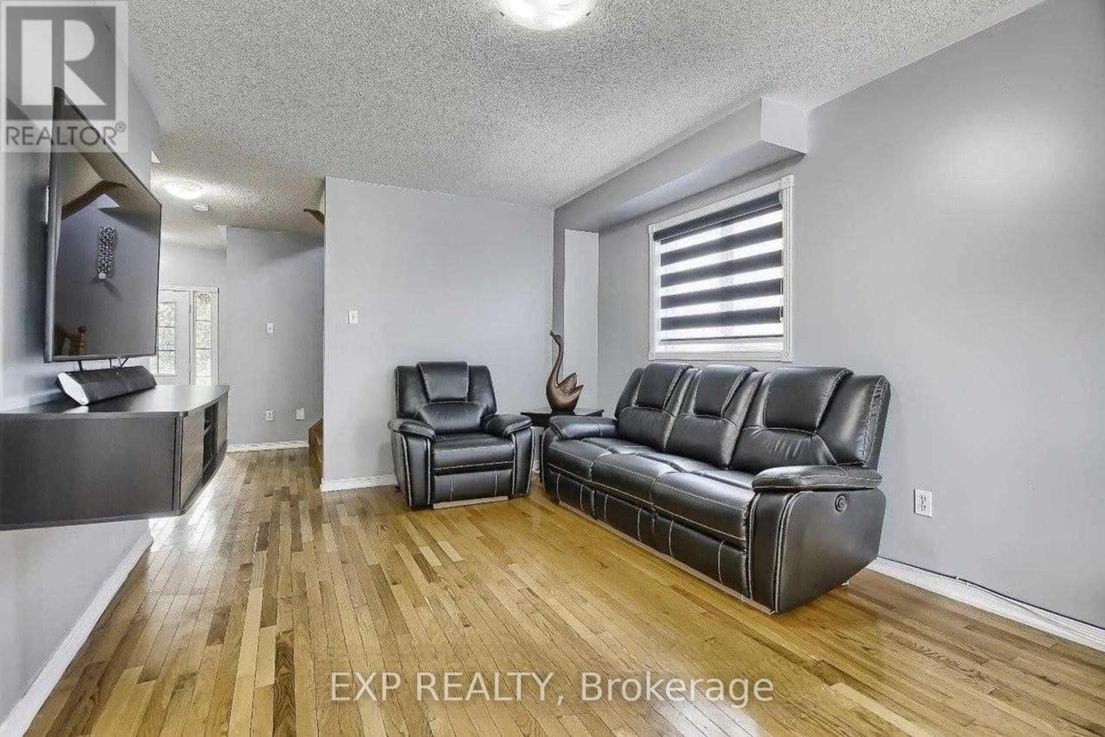 30 Monaco Court, Brampton, Ontario  L7A 1X4 - Photo 8 - W12464532