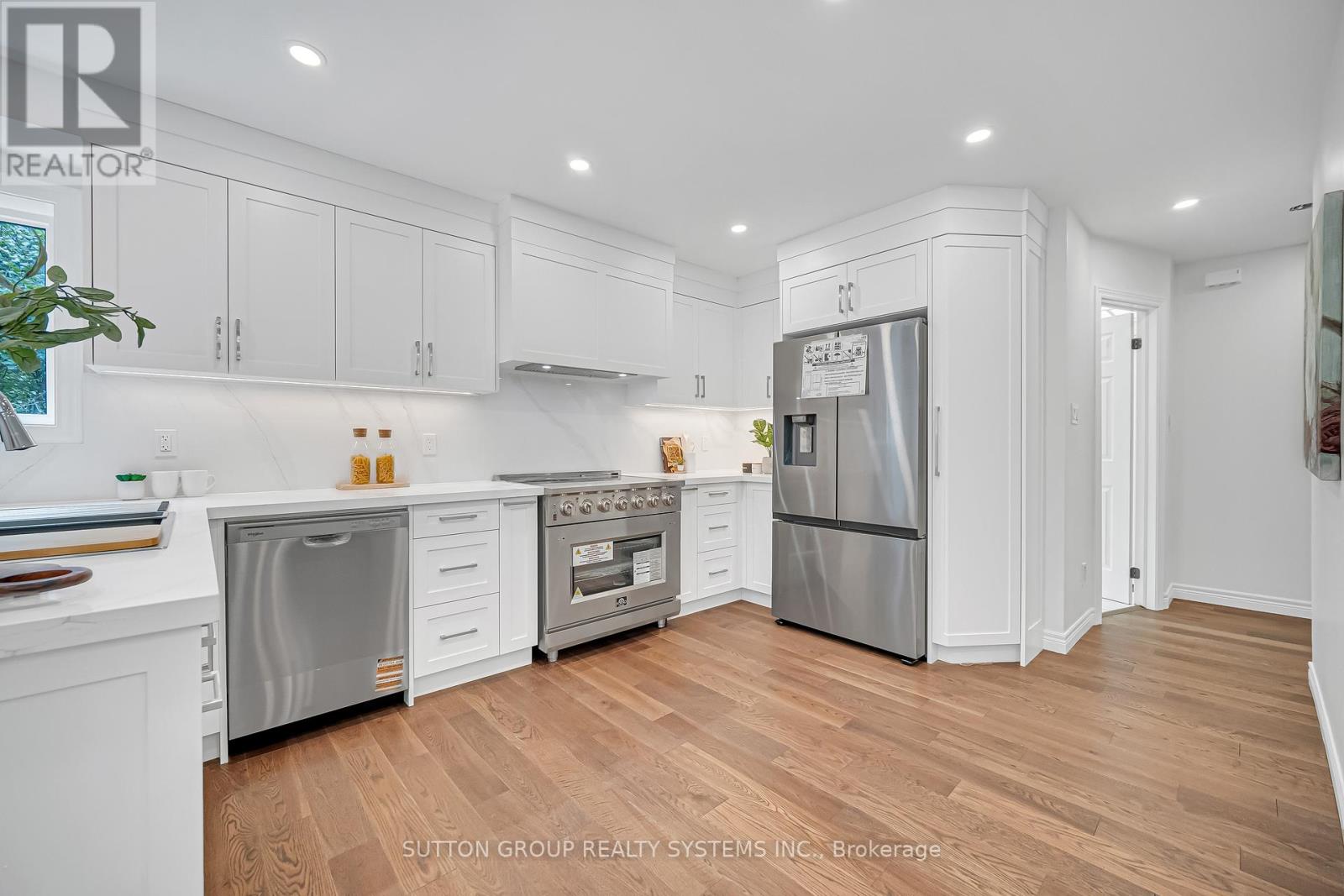 1280 Springwood Crescent, Oakville, Ontario  L6M 1V3 - Photo 15 - W12464535