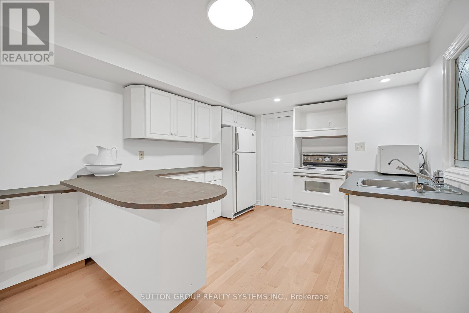 1280 Springwood Crescent, Oakville, Ontario  L6M 1V3 - Photo 36 - W12464535
