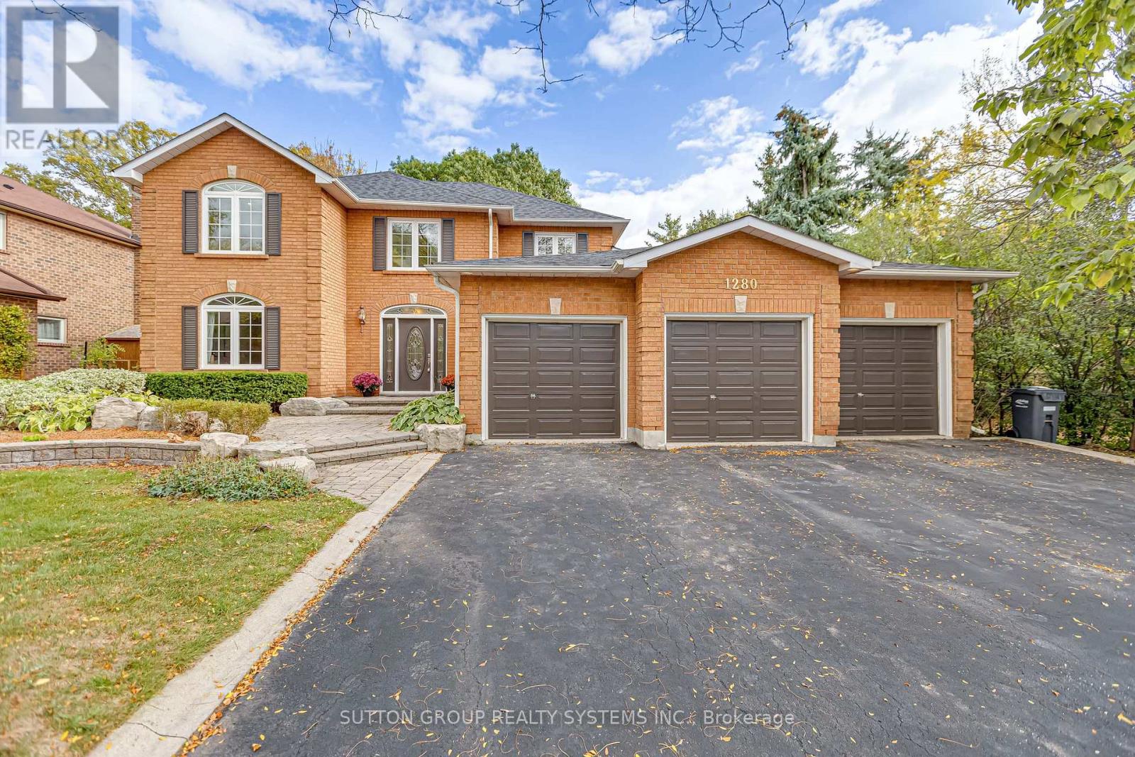 1280 Springwood Crescent, Oakville, Ontario  L6M 1V3 - Photo 4 - W12464535