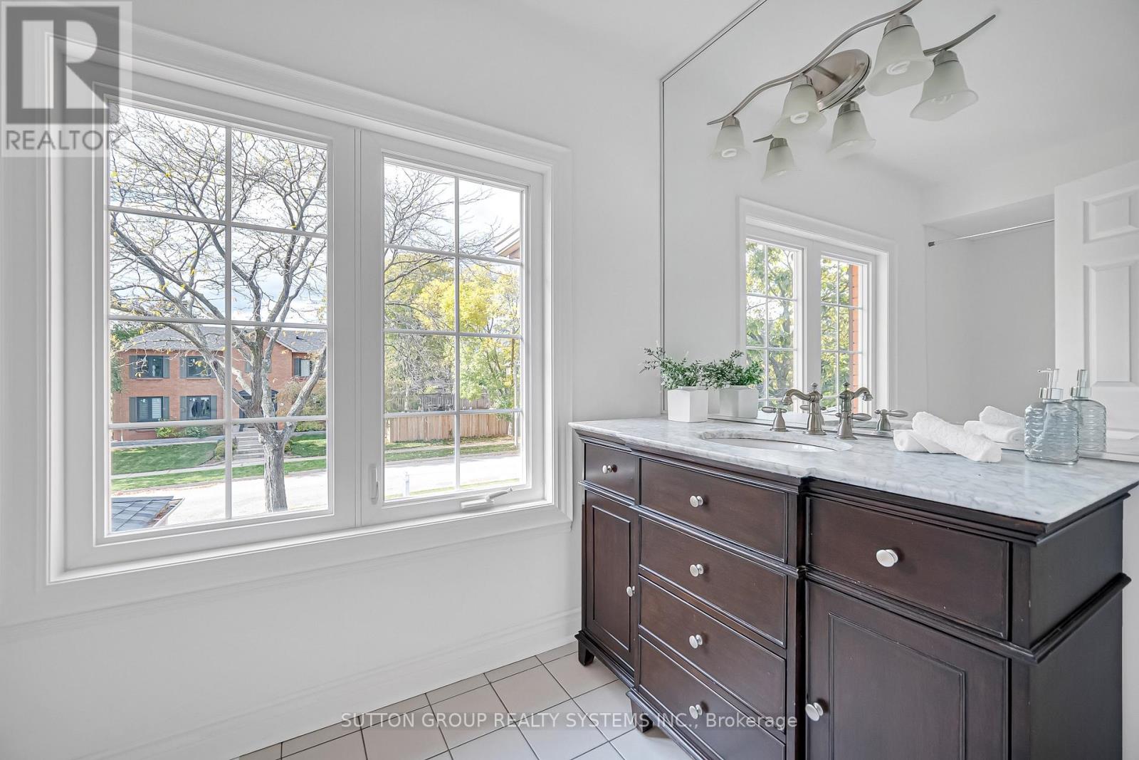 1280 Springwood Crescent, Oakville, Ontario  L6M 1V3 - Photo 41 - W12464535