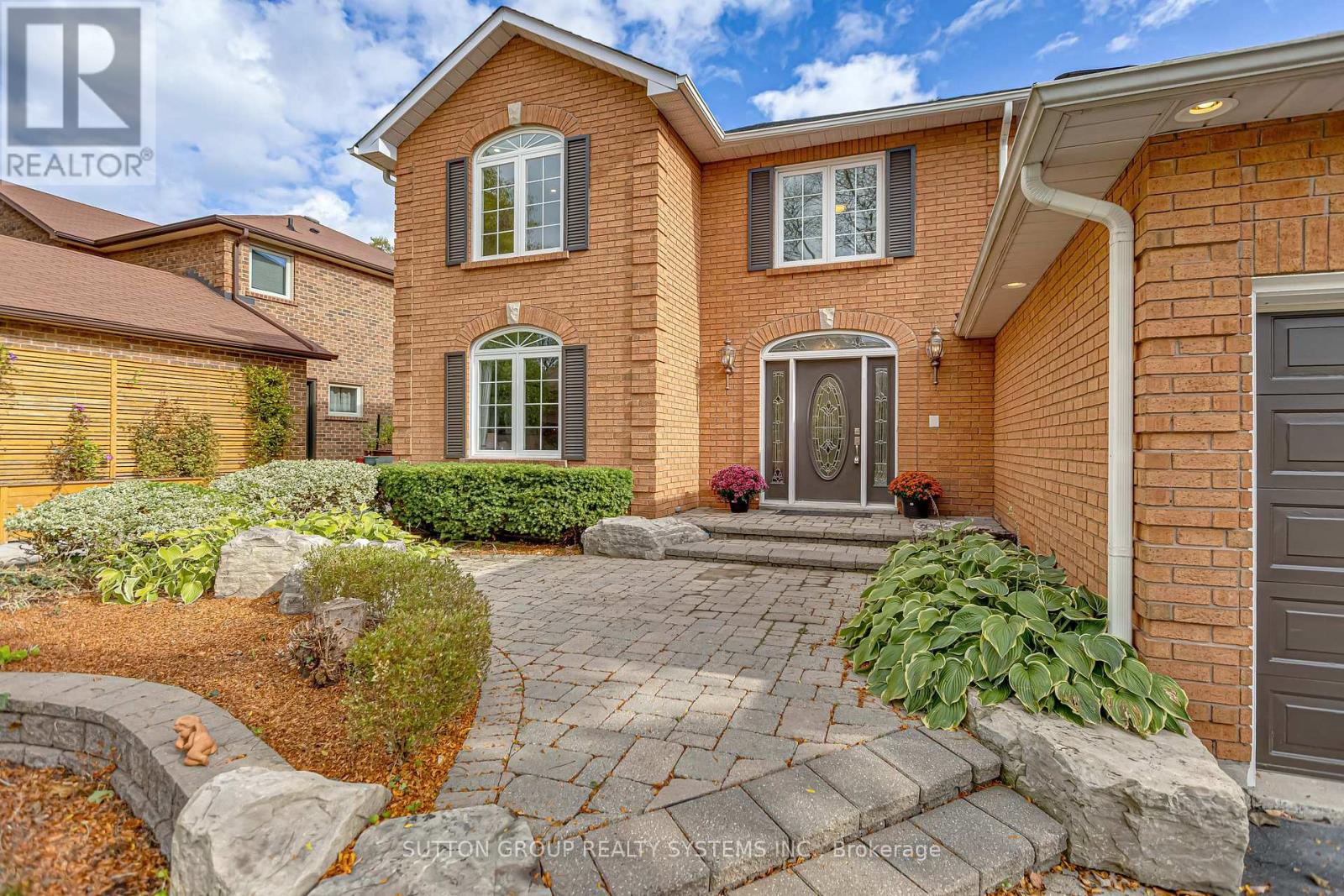 1280 Springwood Crescent, Oakville, Ontario  L6M 1V3 - Photo 5 - W12464535