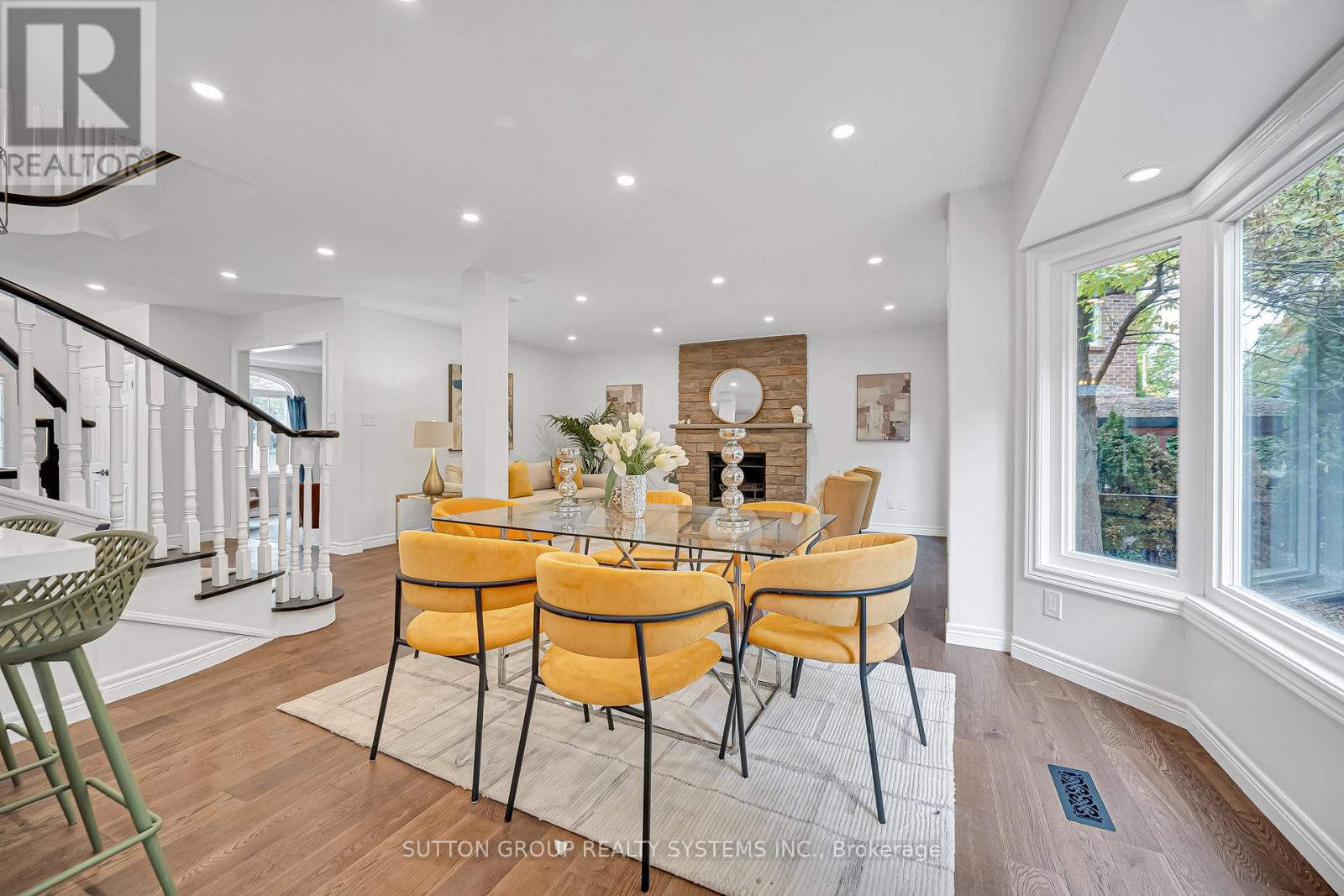 1280 Springwood Crescent, Oakville, Ontario  L6M 1V3 - Photo 7 - W12464535