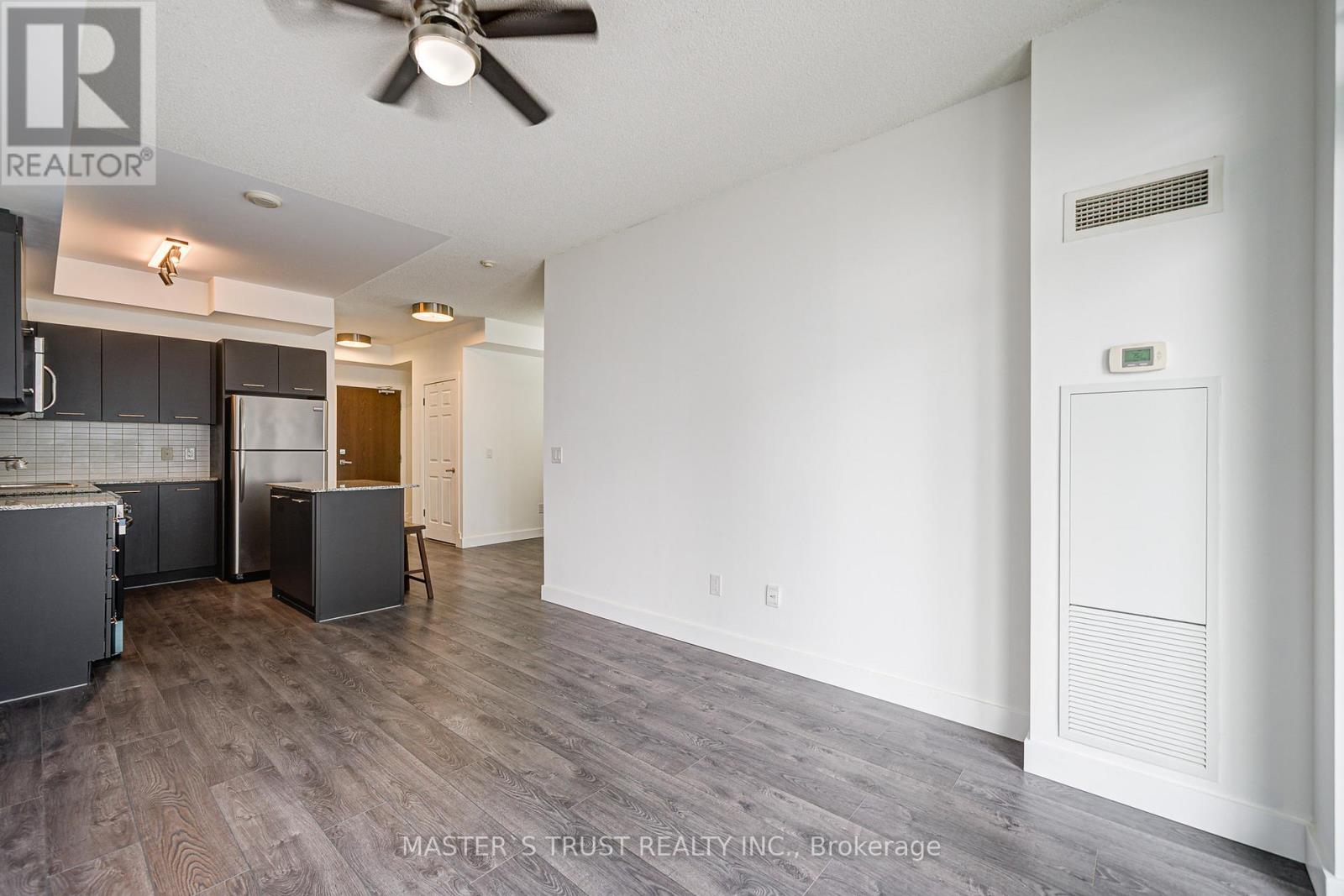 360 Square One Drive, Mississauga, Ontario  L5B 0G7 - Photo 19 - W12464538