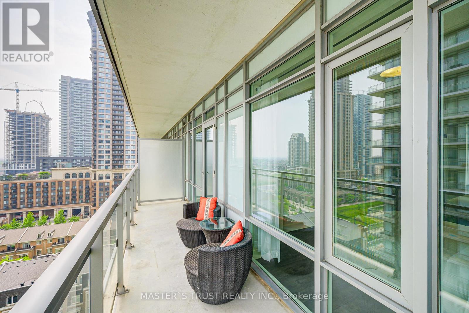 360 Square One Drive, Mississauga, Ontario  L5B 0G7 - Photo 25 - W12464538