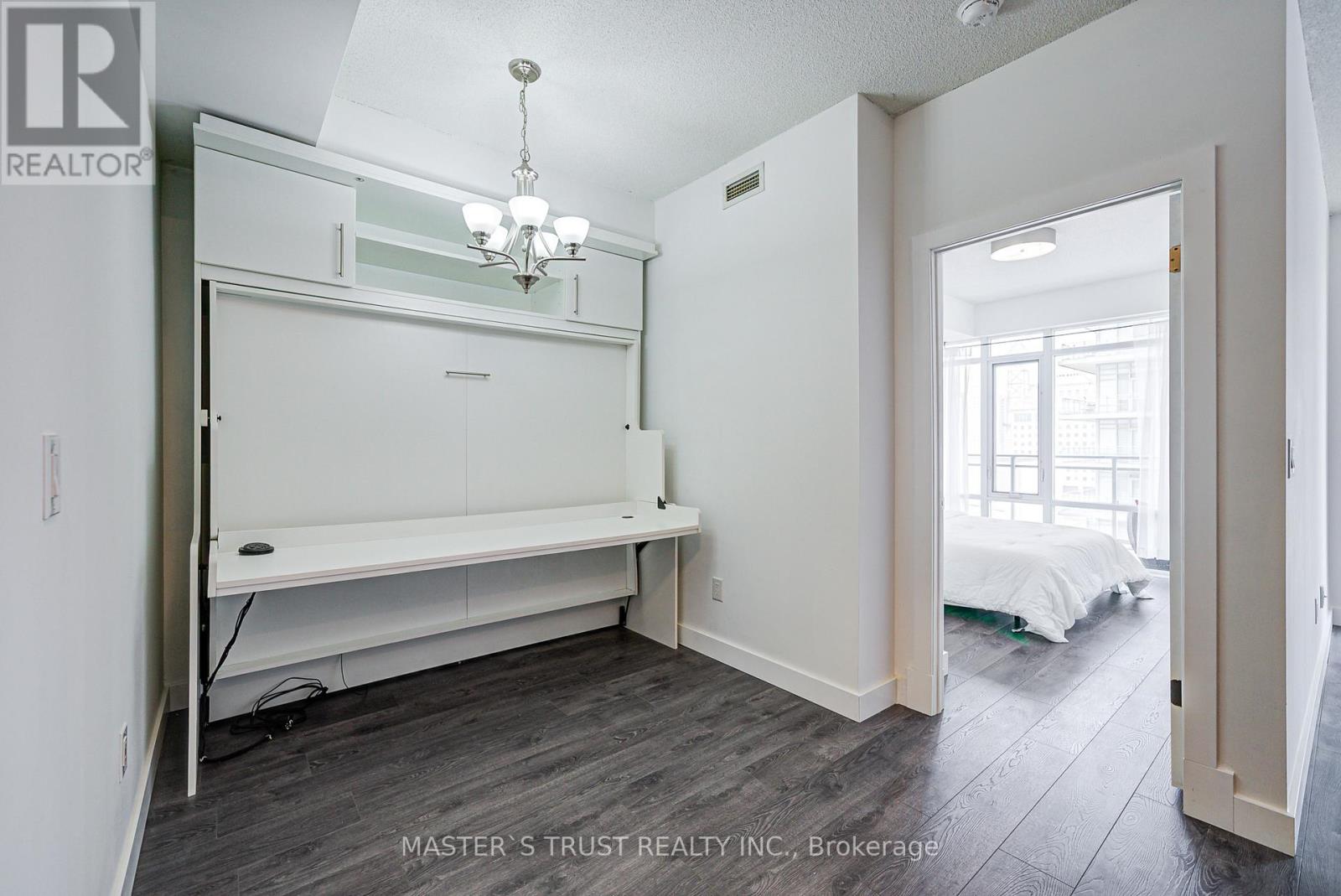 360 Square One Drive, Mississauga, Ontario  L5B 0G7 - Photo 4 - W12464538