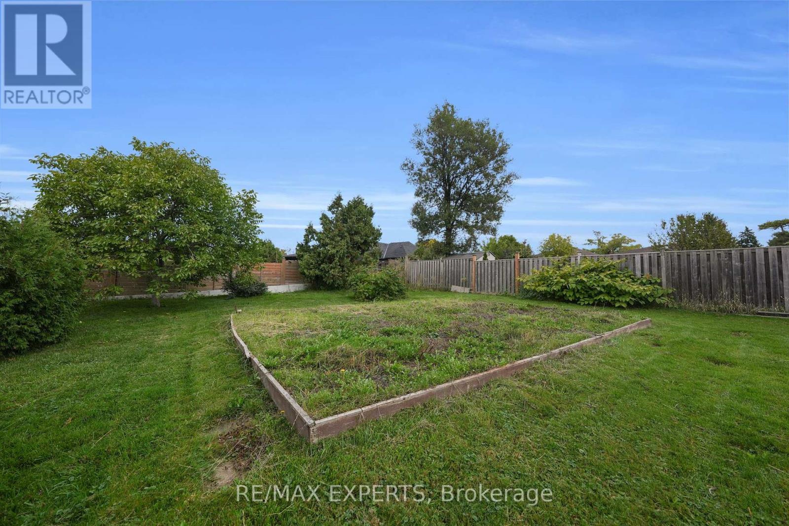 26 Grovedale Avenue, Toronto, Ontario  M6L 1Y6 - Photo 23 - W12464572