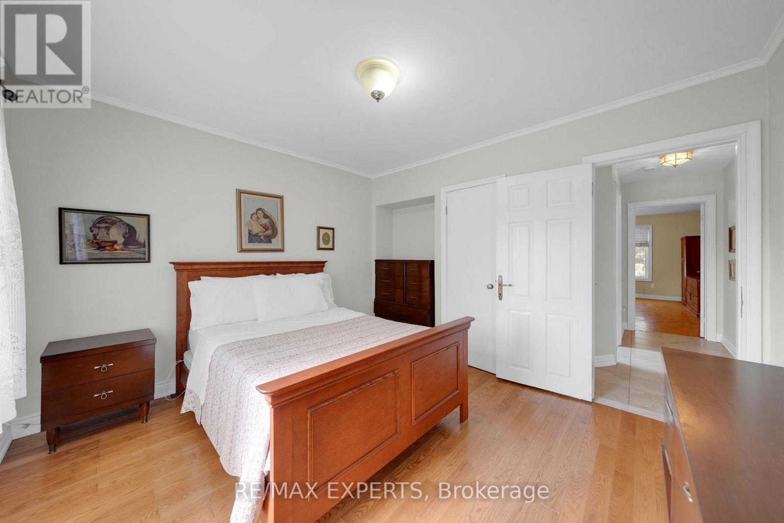 26 Grovedale Avenue, Toronto, Ontario  M6L 1Y6 - Photo 38 - W12464572