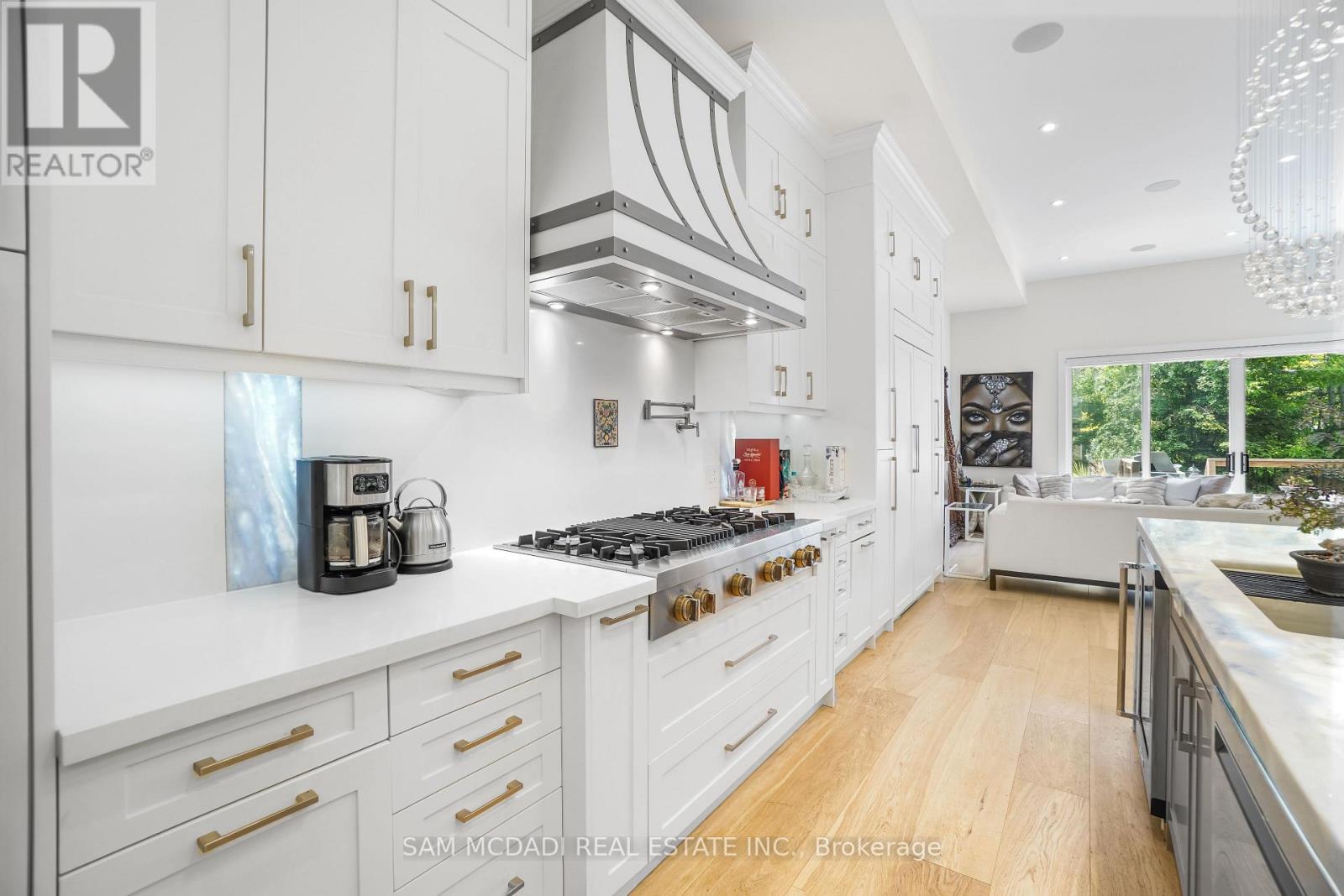 1036 Enola Avenue, Mississauga, Ontario  L5G 4A9 - Photo 14 - W12464578