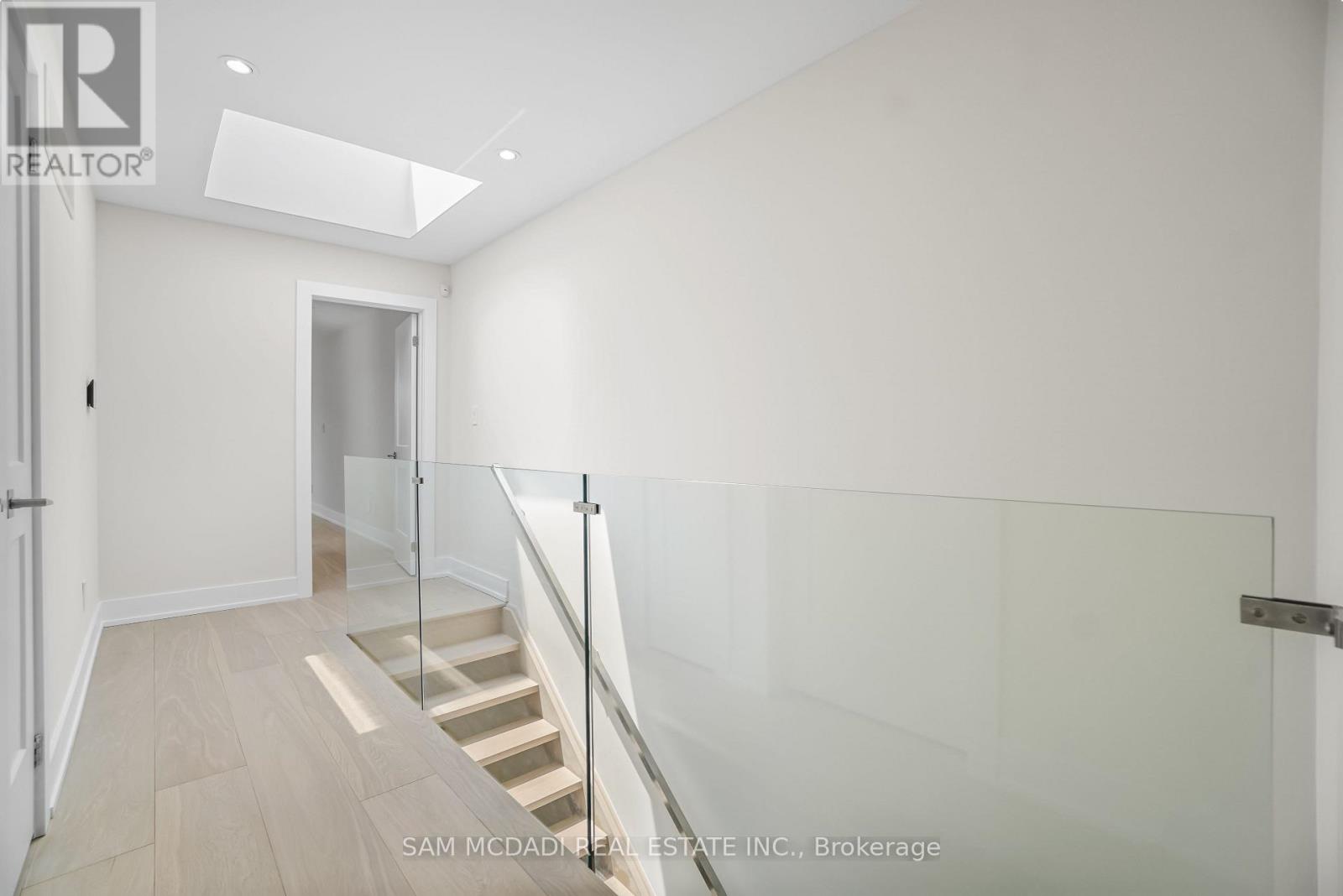 1036 Enola Avenue, Mississauga, Ontario  L5G 4A9 - Photo 27 - W12464578
