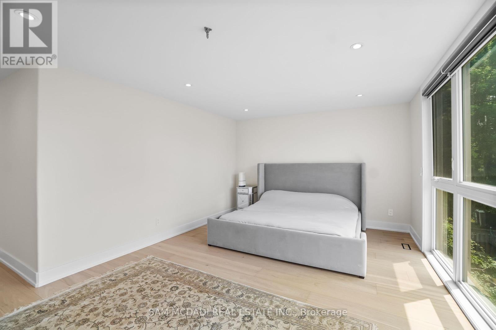 1036 Enola Avenue, Mississauga, Ontario  L5G 4A9 - Photo 29 - W12464578