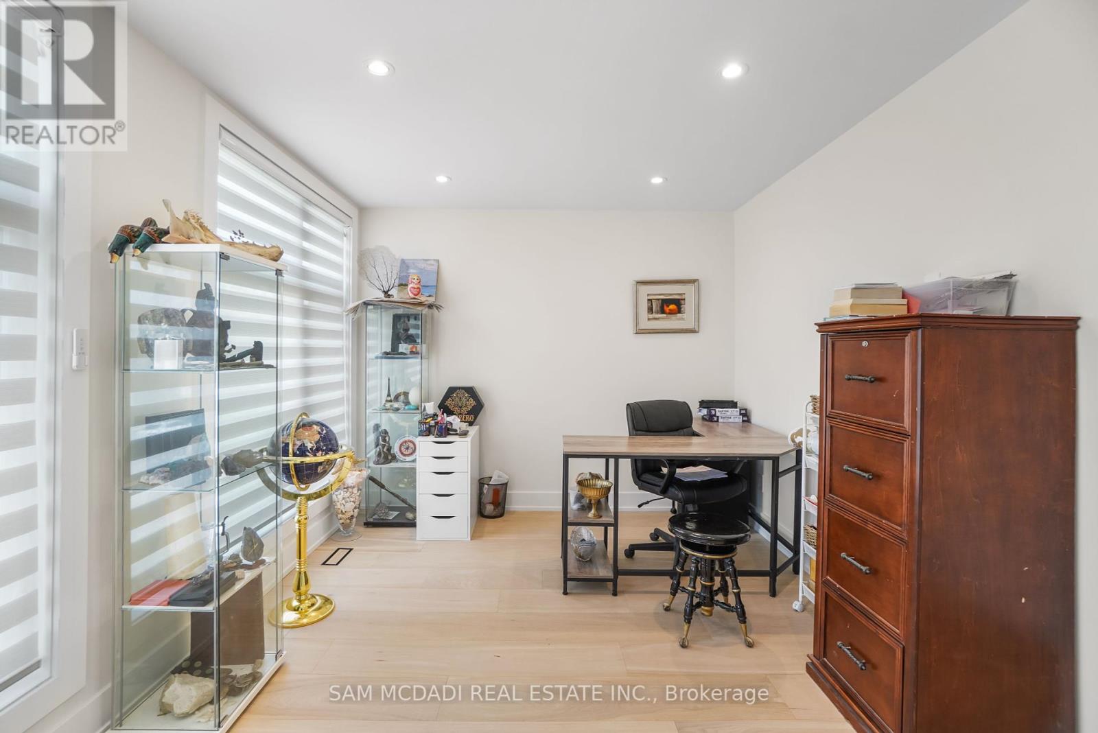 1036 Enola Avenue, Mississauga, Ontario  L5G 4A9 - Photo 39 - W12464578