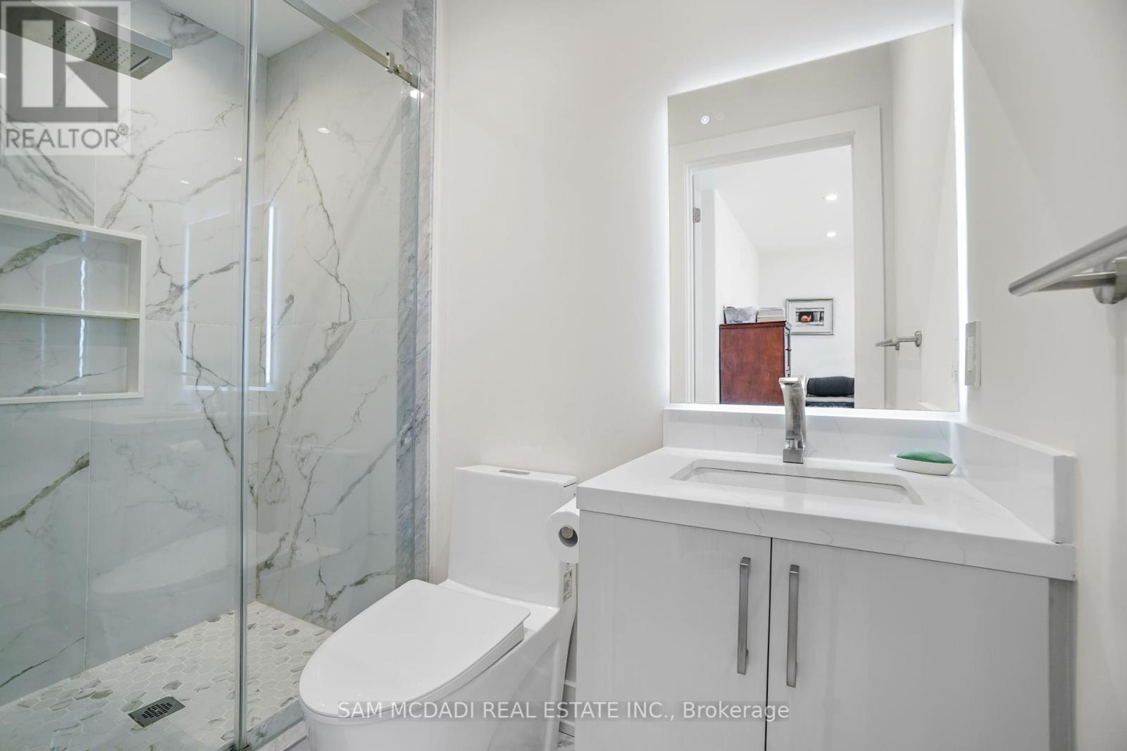 1036 Enola Avenue, Mississauga, Ontario  L5G 4A9 - Photo 40 - W12464578