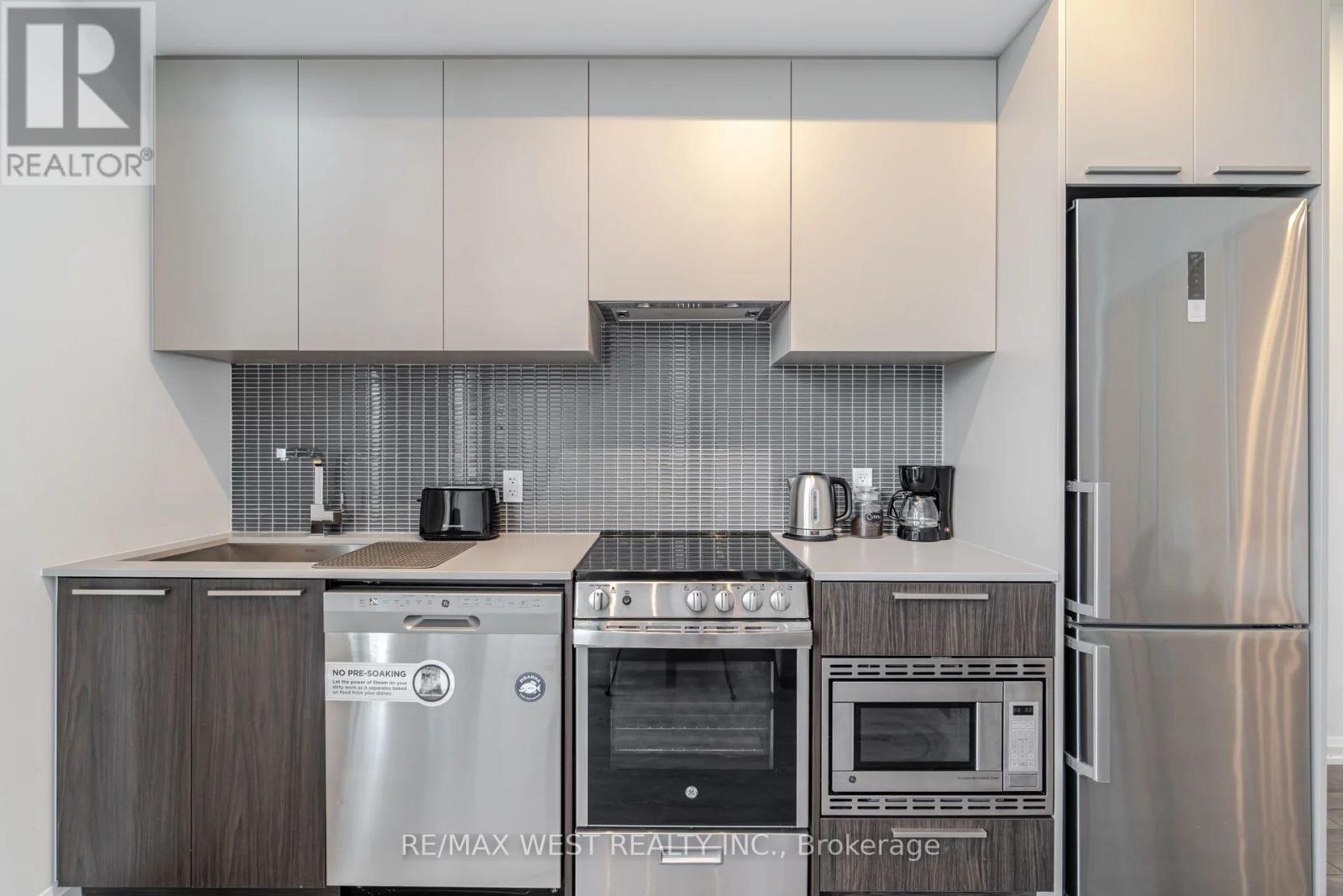 817 - 4208 Dundas Street W, Toronto, Ontario  M8X 1Y6 - Photo 11 - W12464582