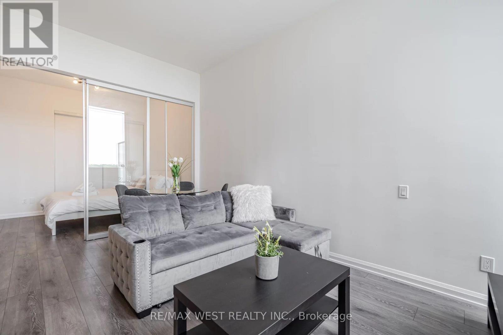 817 - 4208 Dundas Street W, Toronto, Ontario  M8X 1Y6 - Photo 8 - W12464582
