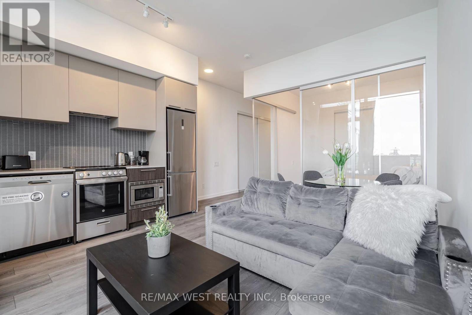 817 - 4208 Dundas Street W, Toronto, Ontario  M8X 1Y6 - Photo 9 - W12464582