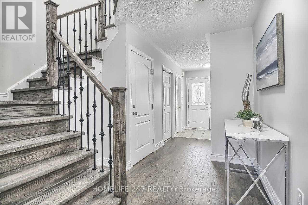 32 Poplar Plains Road, Brampton, Ontario  L7A 1Z5 - Photo 2 - W12464585