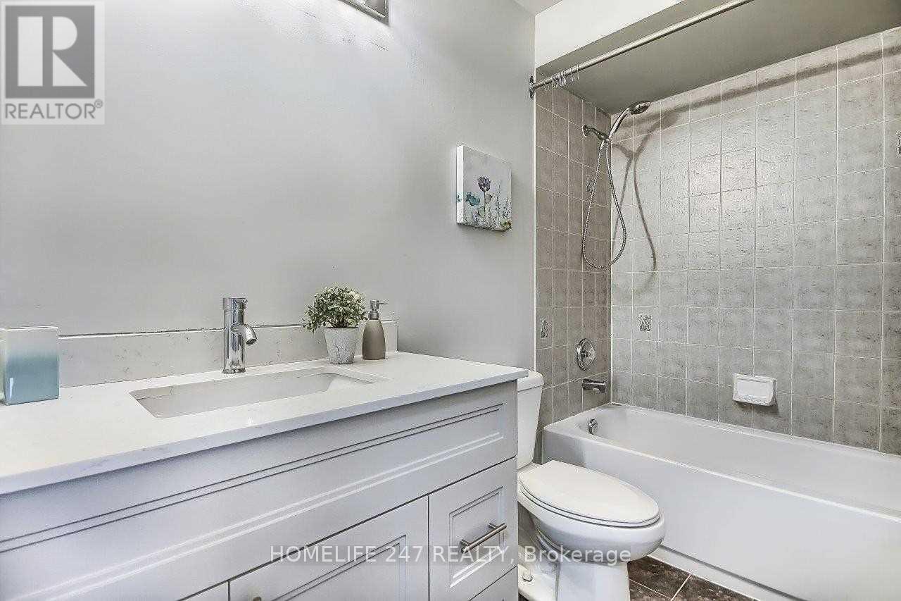 32 Poplar Plains Road, Brampton, Ontario  L7A 1Z5 - Photo 21 - W12464585