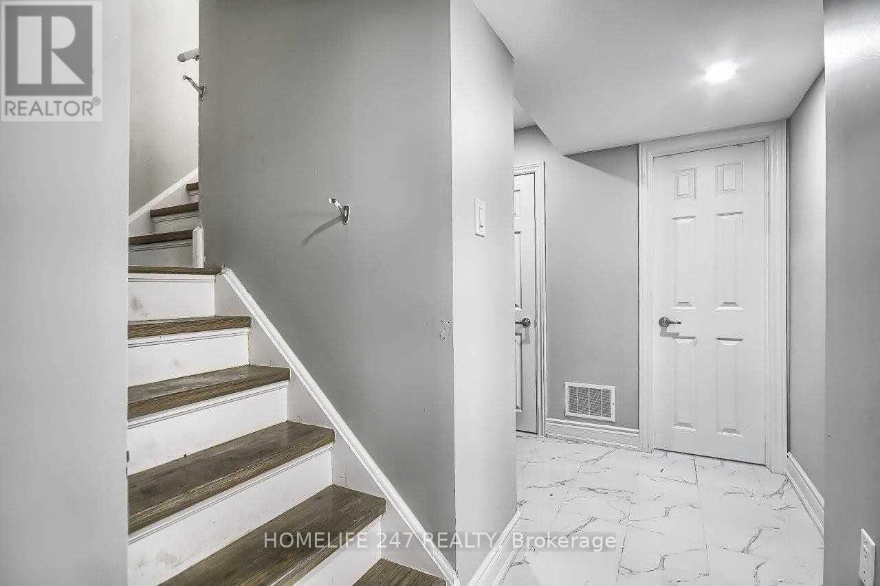 32 Poplar Plains Road, Brampton, Ontario  L7A 1Z5 - Photo 22 - W12464585