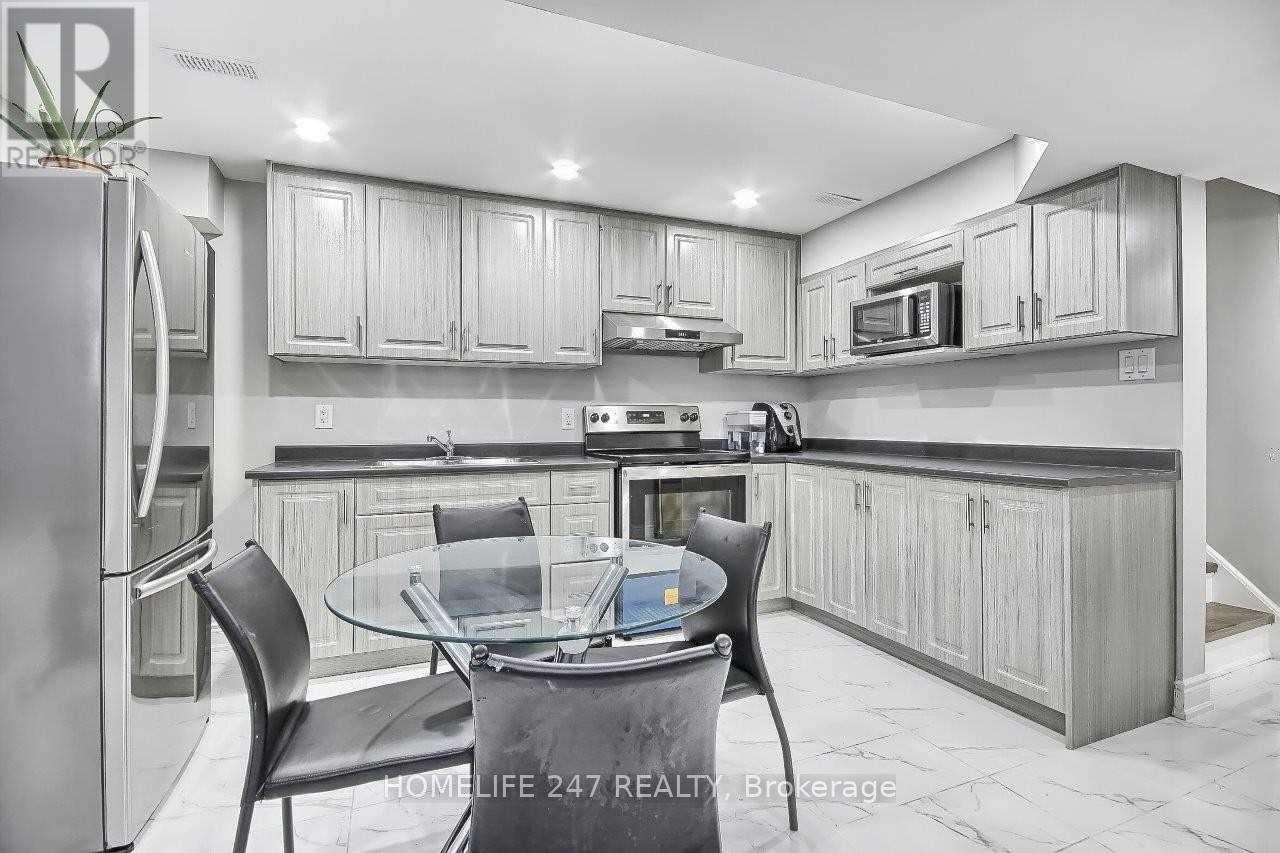 32 Poplar Plains Road, Brampton, Ontario  L7A 1Z5 - Photo 23 - W12464585