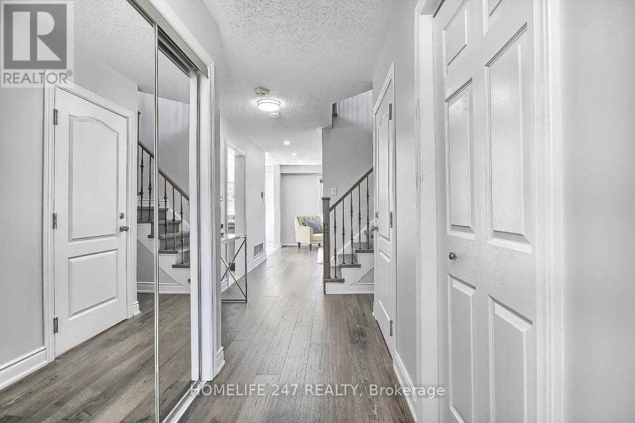 32 Poplar Plains Road, Brampton, Ontario  L7A 1Z5 - Photo 3 - W12464585