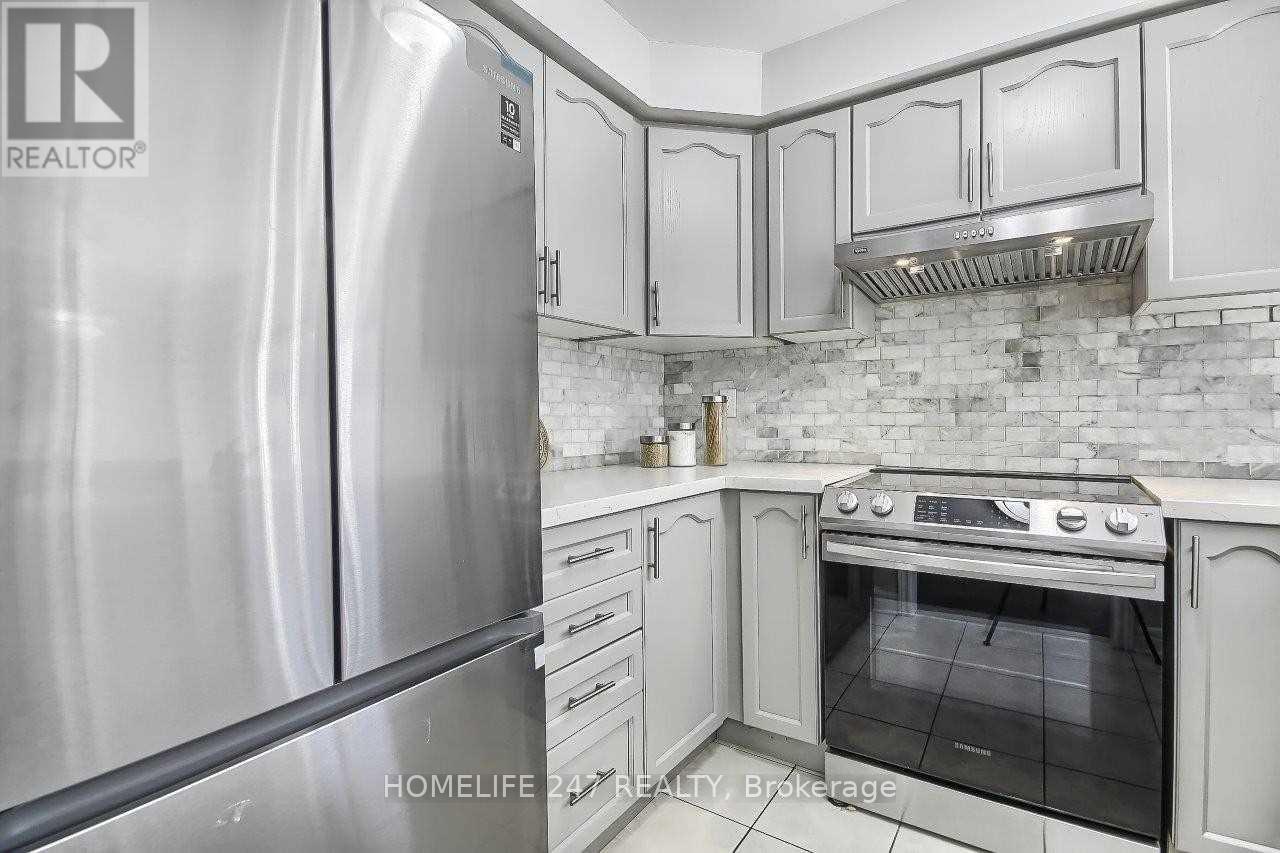 32 Poplar Plains Road, Brampton, Ontario  L7A 1Z5 - Photo 6 - W12464585