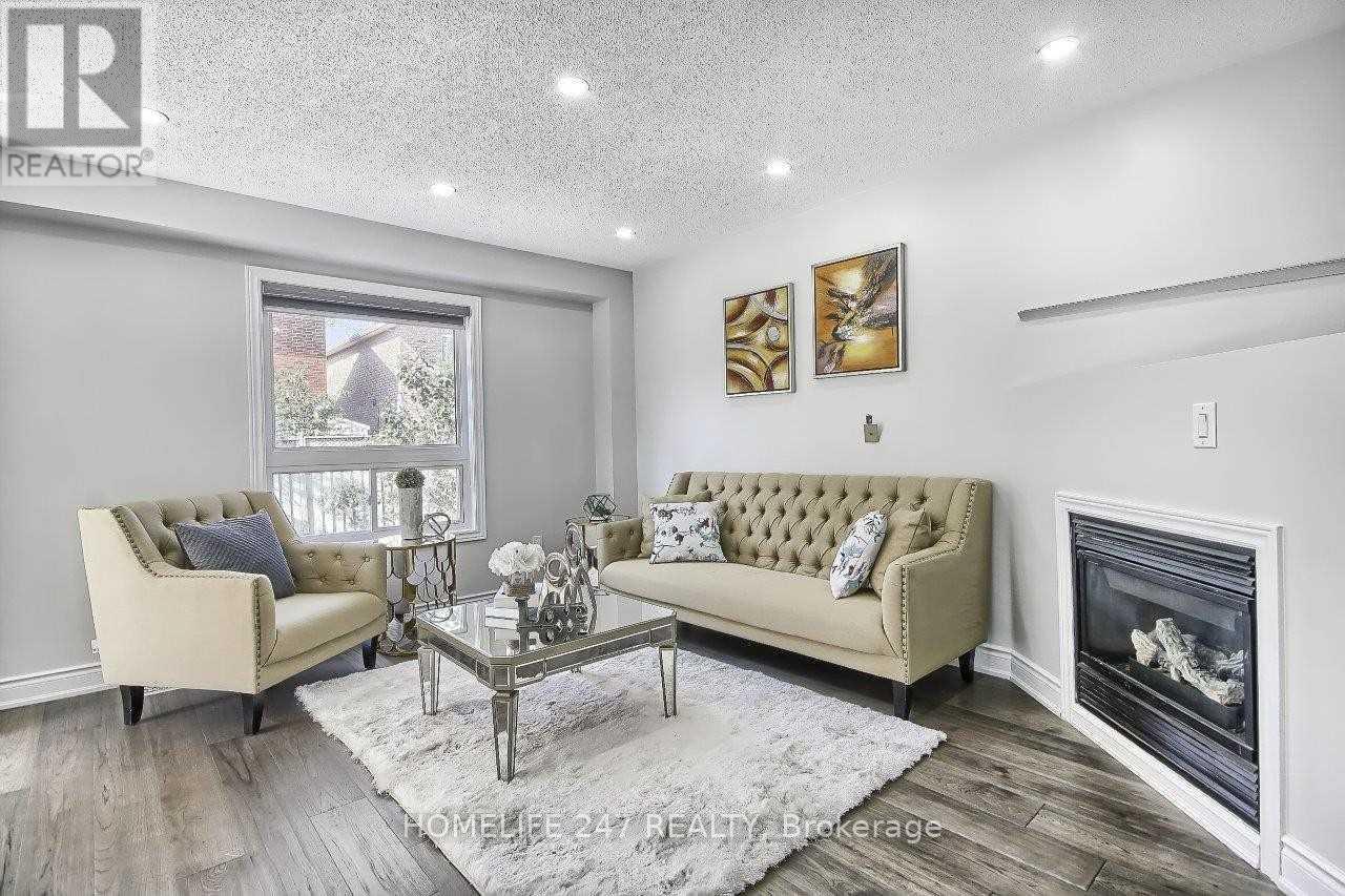 32 Poplar Plains Road, Brampton, Ontario  L7A 1Z5 - Photo 9 - W12464585