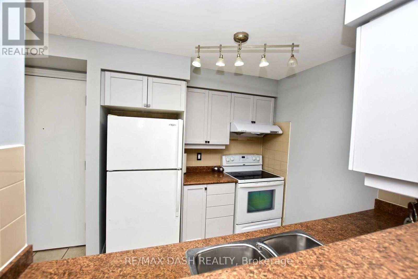 2728 - 700 Humberwood Boulevard, Toronto, Ontario  M9W 7J4 - Photo 11 - W12464600