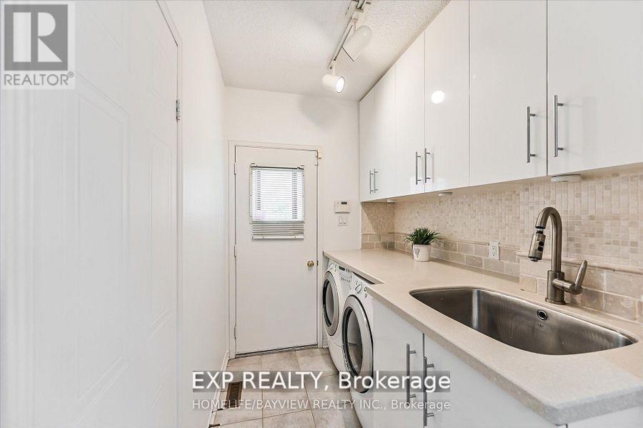 3608 Kelso Crescent, Mississauga, Ontario  L5L 4R8 - Photo 9 - W12464601