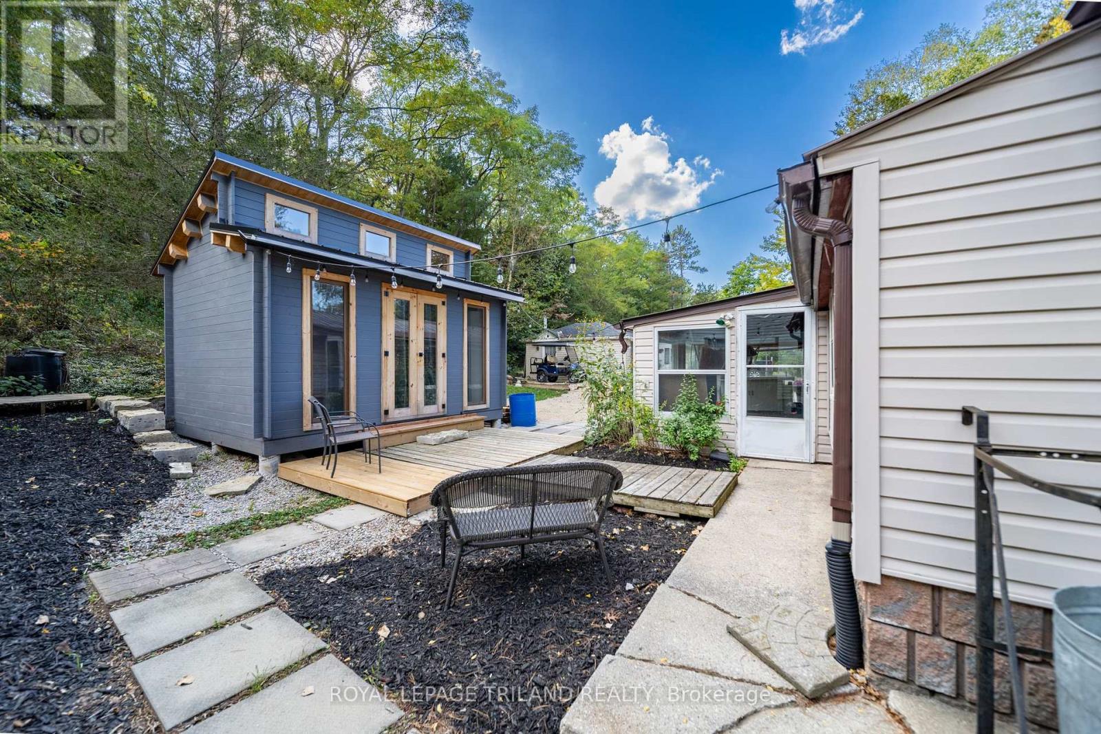 7707 Patrick Street, Lambton Shores, Ontario  N0M 2L0 - Photo 36 - X12464619