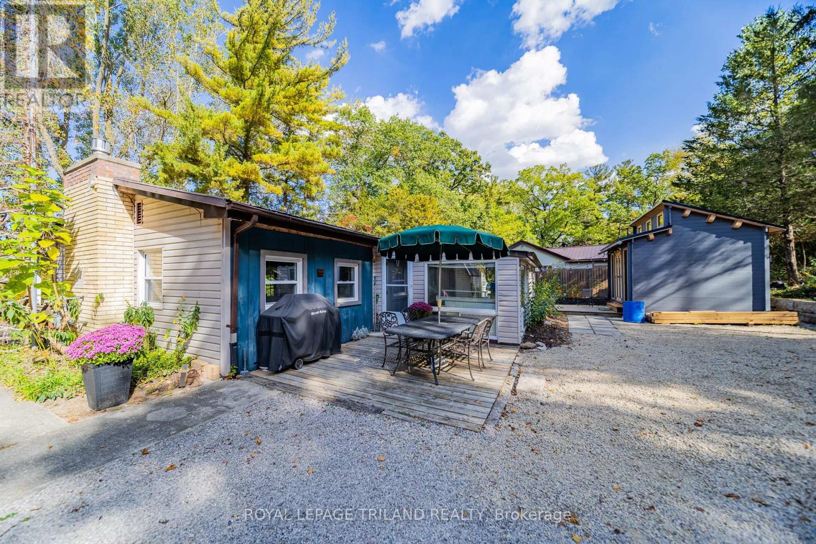 7707 Patrick Street, Lambton Shores, Ontario  N0M 2L0 - Photo 39 - X12464619