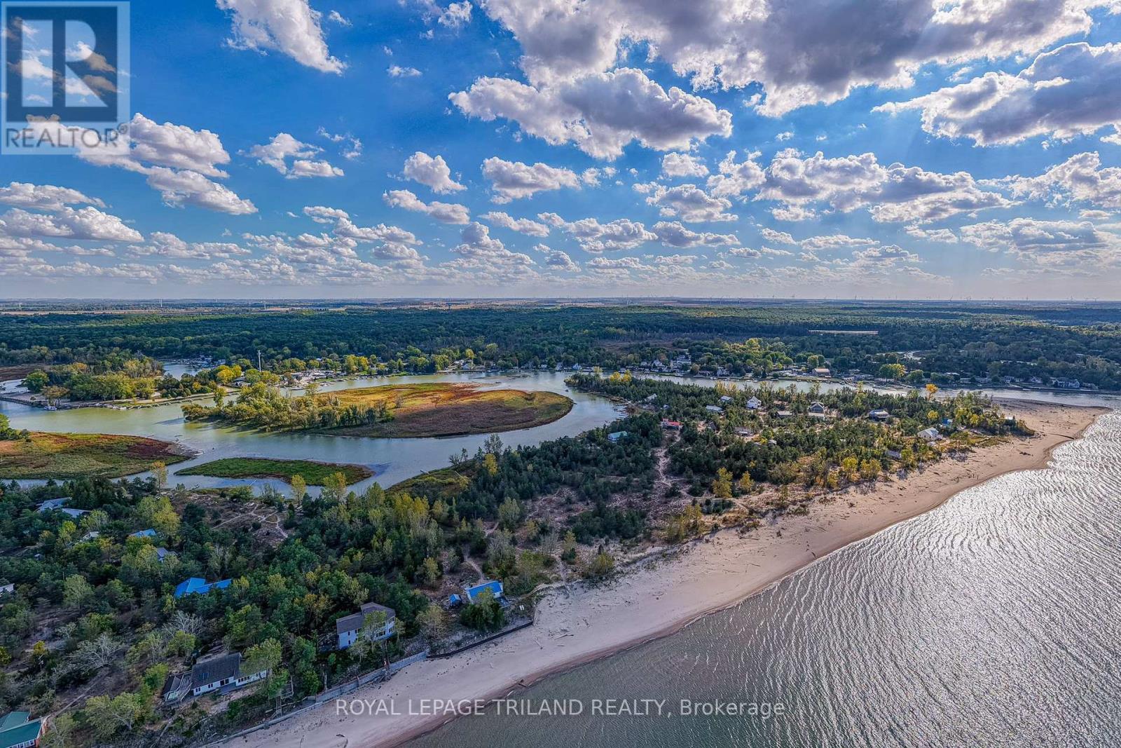 7707 Patrick Street, Lambton Shores, Ontario  N0M 2L0 - Photo 48 - X12464619