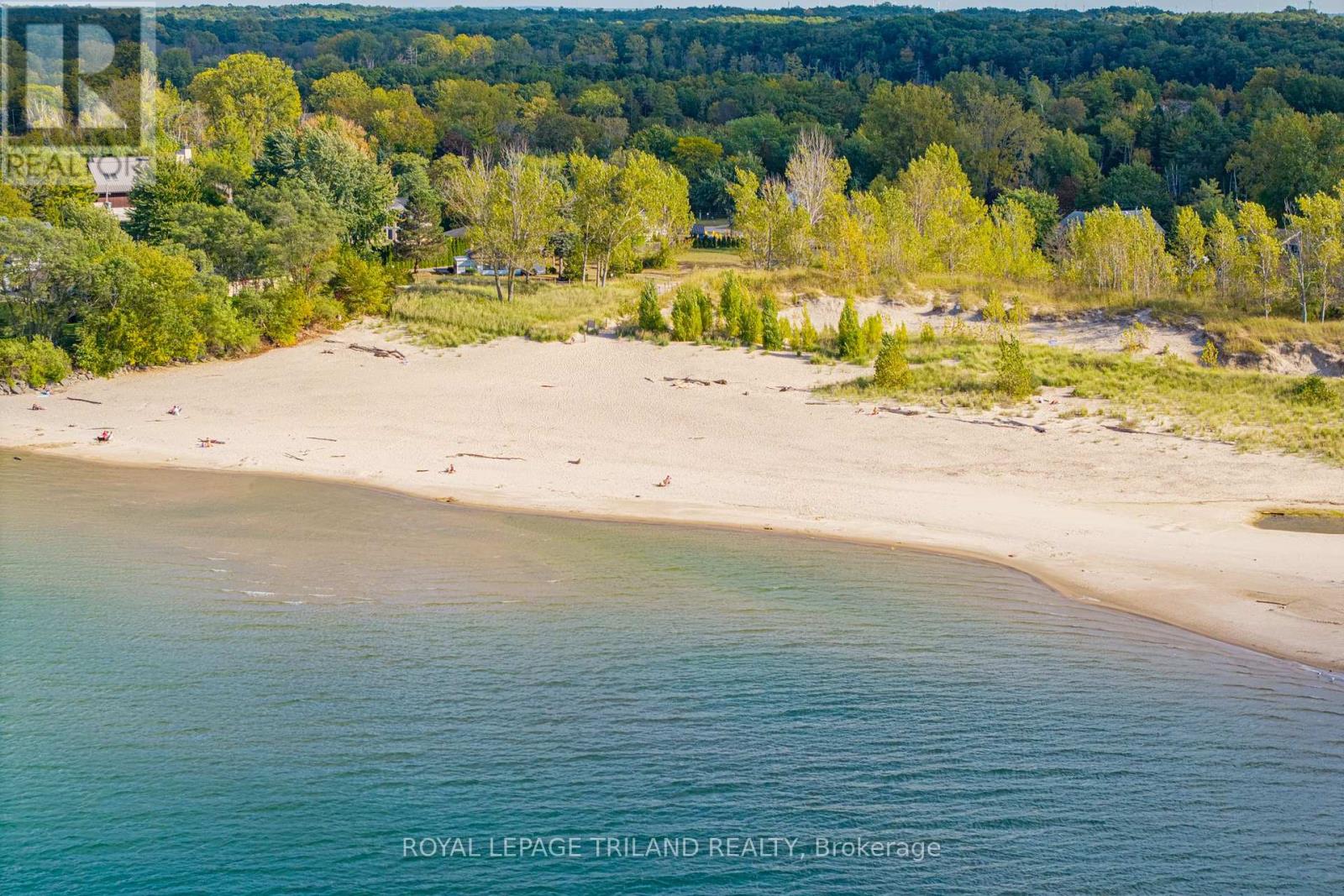 7707 Patrick Street, Lambton Shores, Ontario  N0M 2L0 - Photo 49 - X12464619