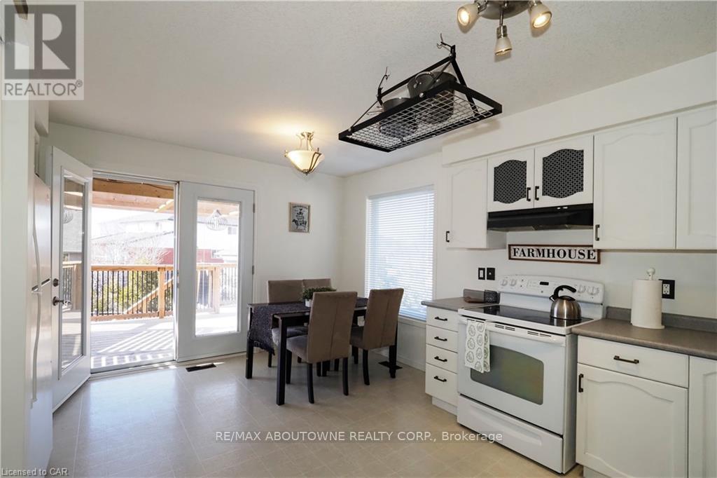 Main - 33 Boulder Crescent, Guelph, Ontario  N1G 5A2 - Photo 12 - X12464541