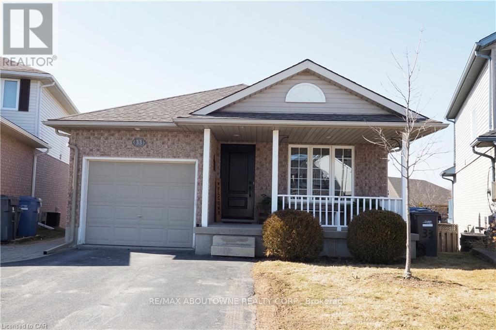 Main - 33 Boulder Crescent, Guelph, Ontario  N1G 5A2 - Photo 2 - X12464541